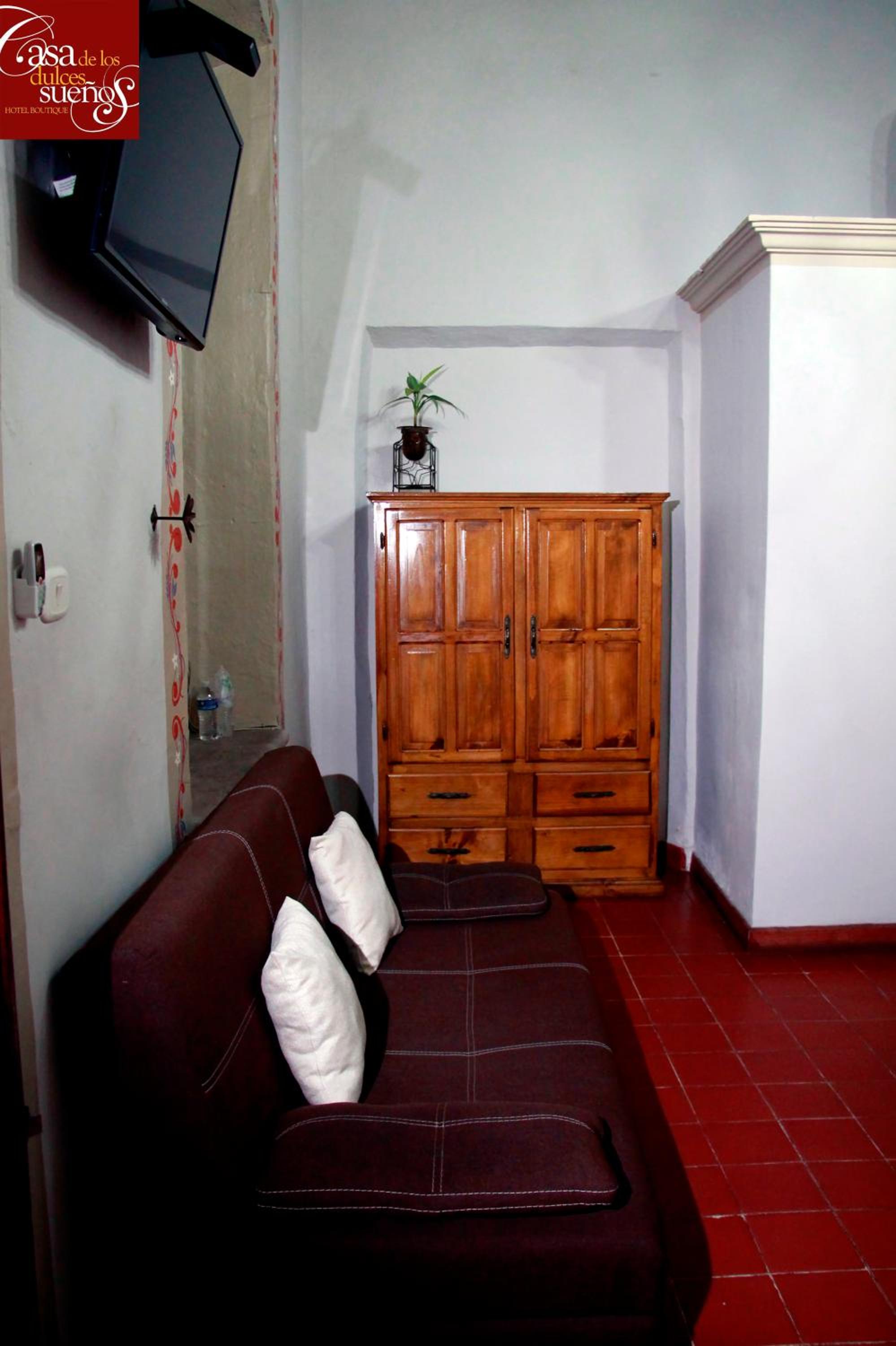 Double Room - Photo 11