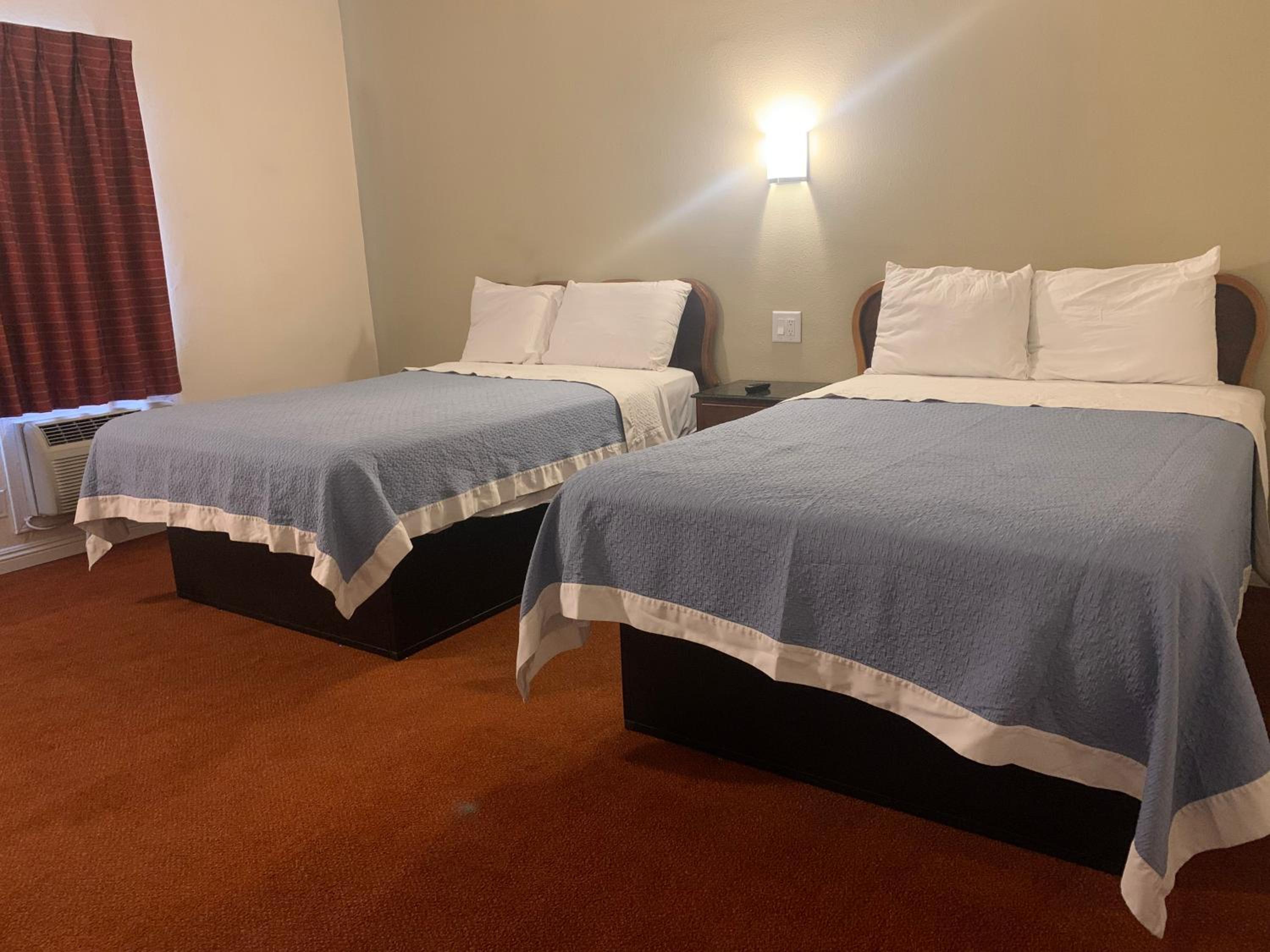Double Room with Two Double Beds photo 1