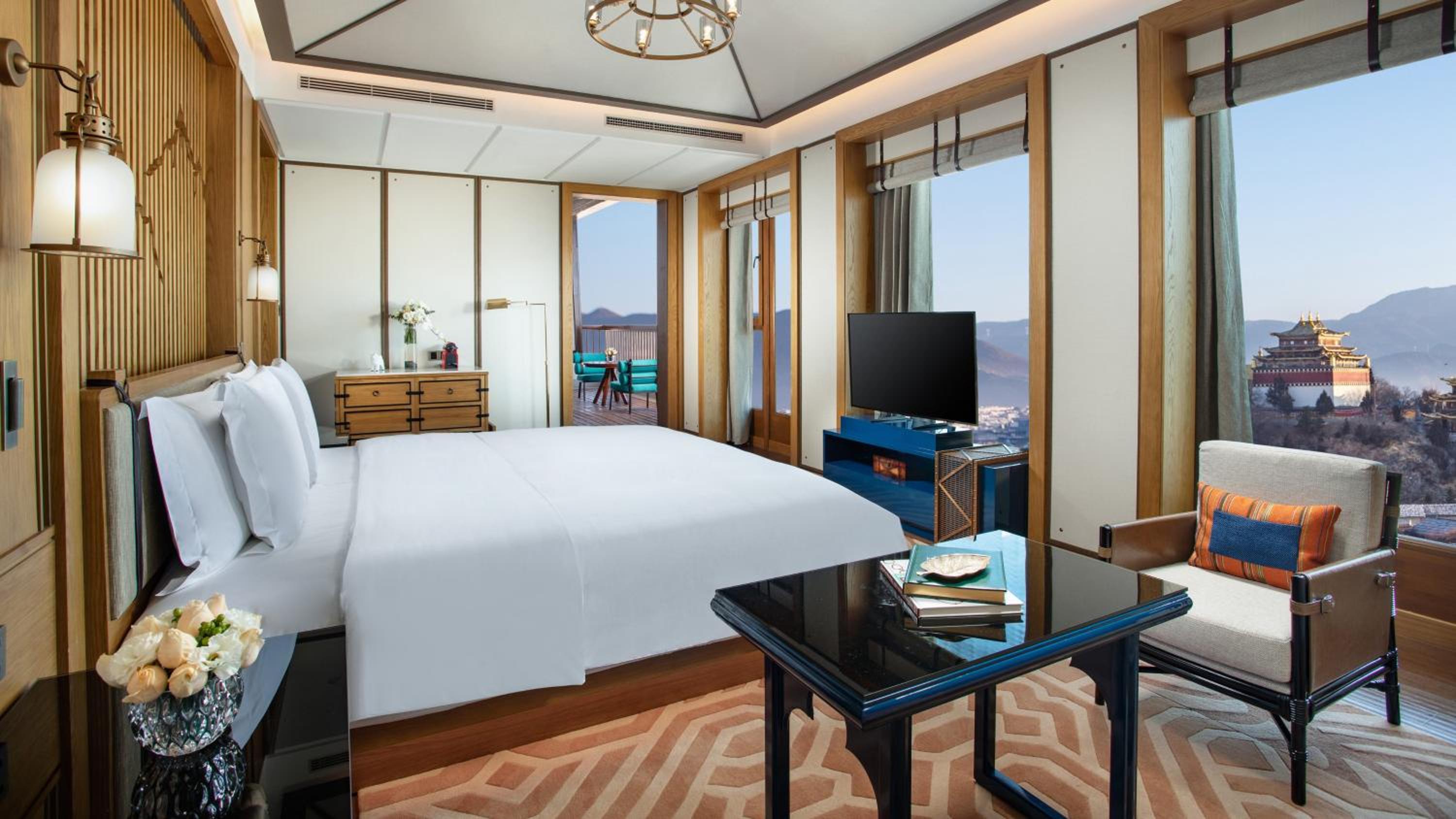 One-Bedroom Suite - Photo 5