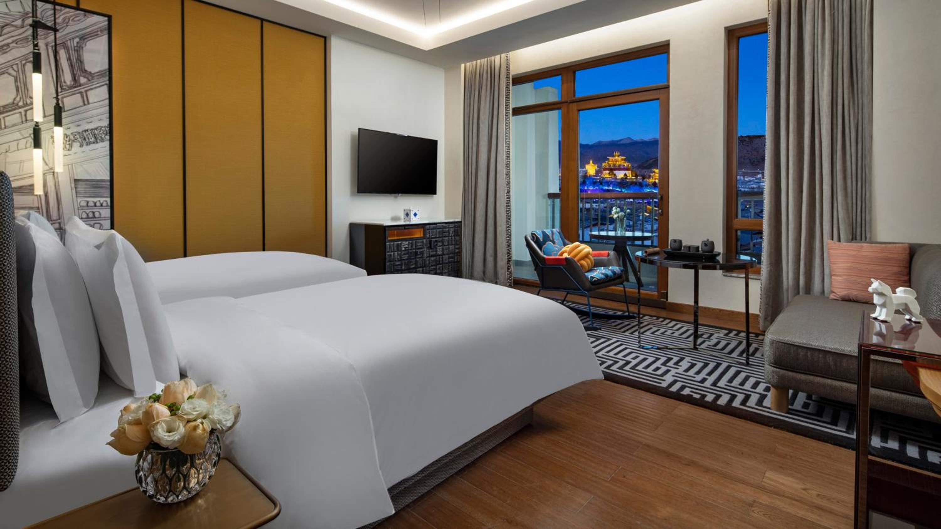 Premium Twin Room with Balcony  - Photo 1