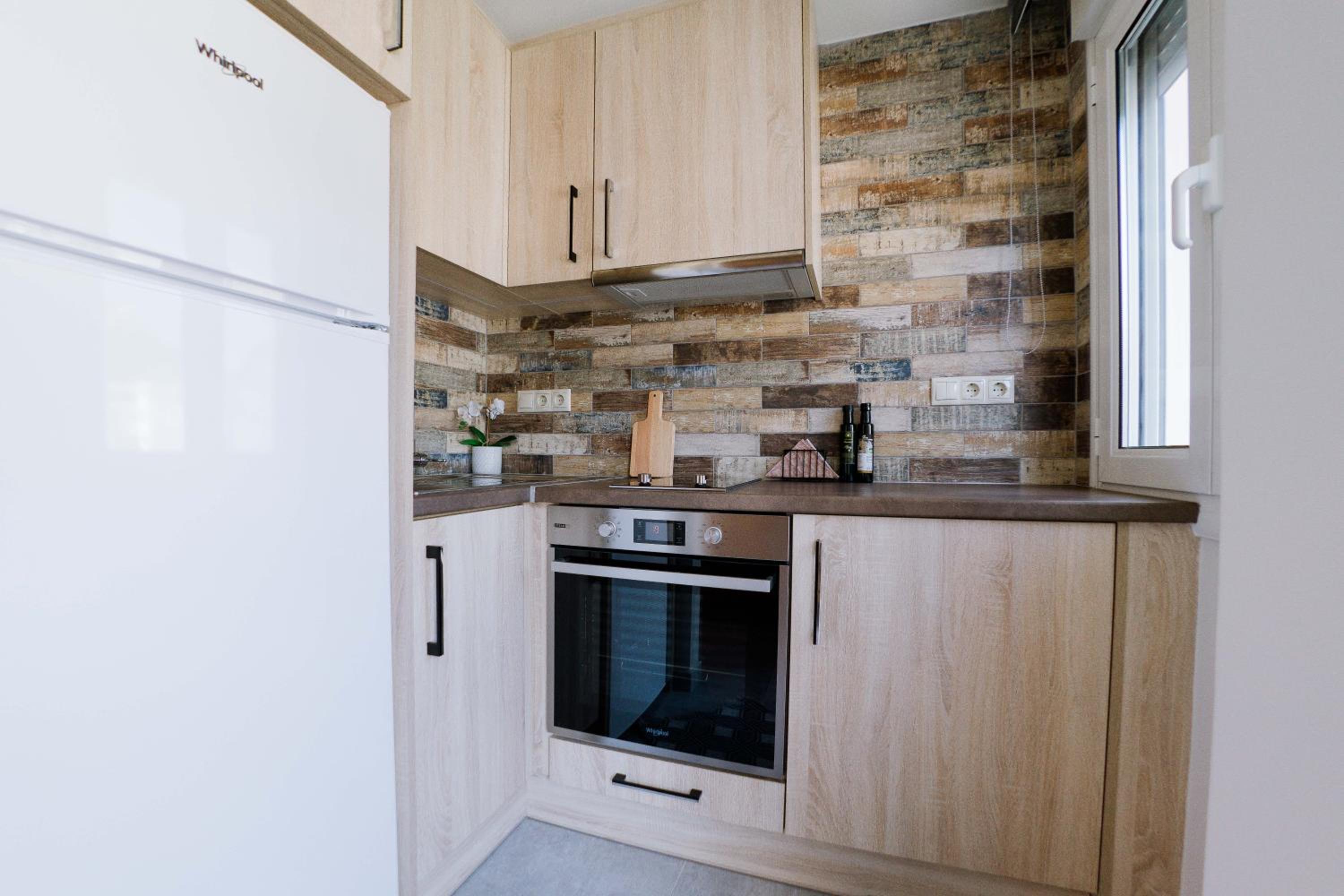 One-Bedroom Apartment - Photo 4