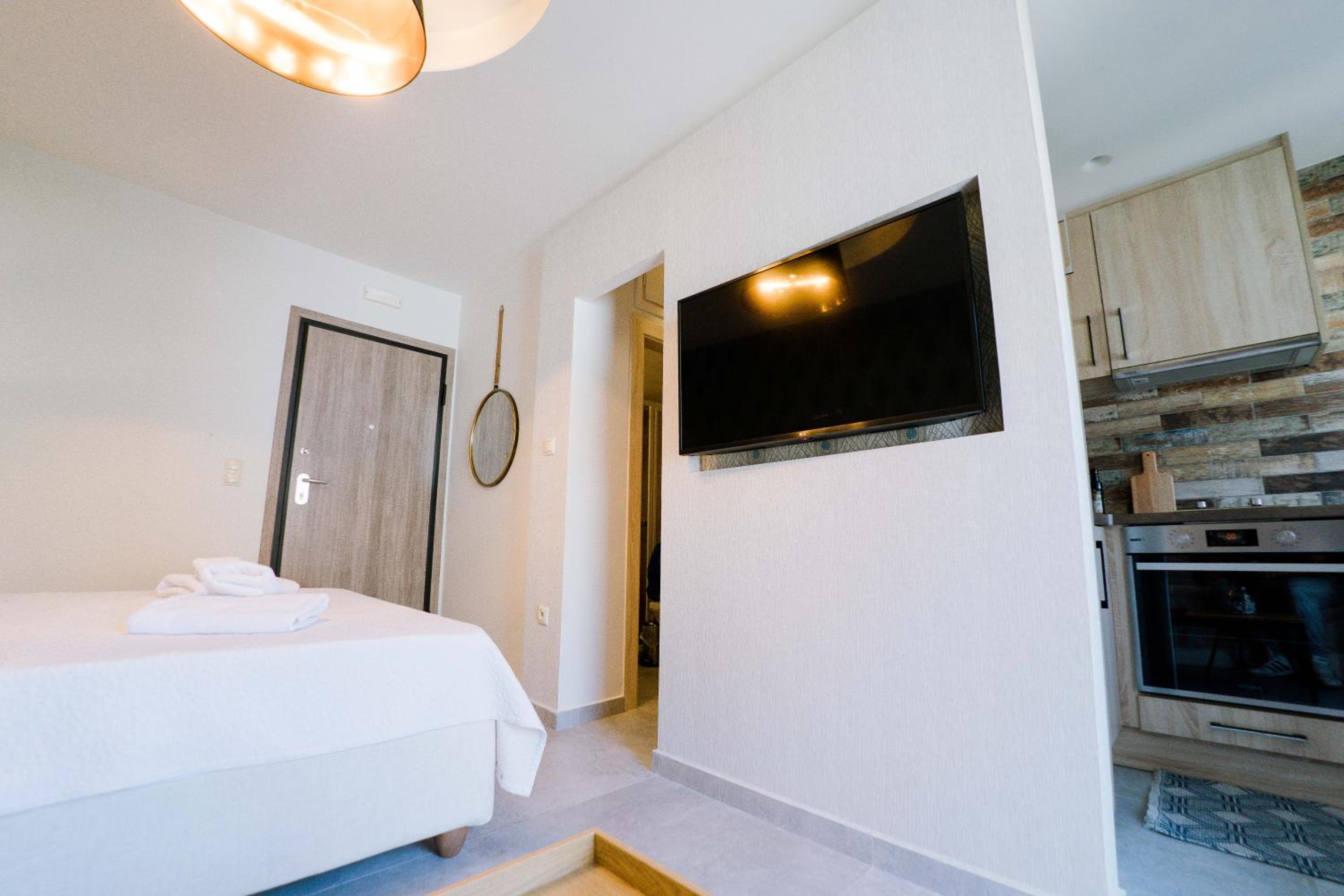 One-Bedroom Apartment - Photo 32
