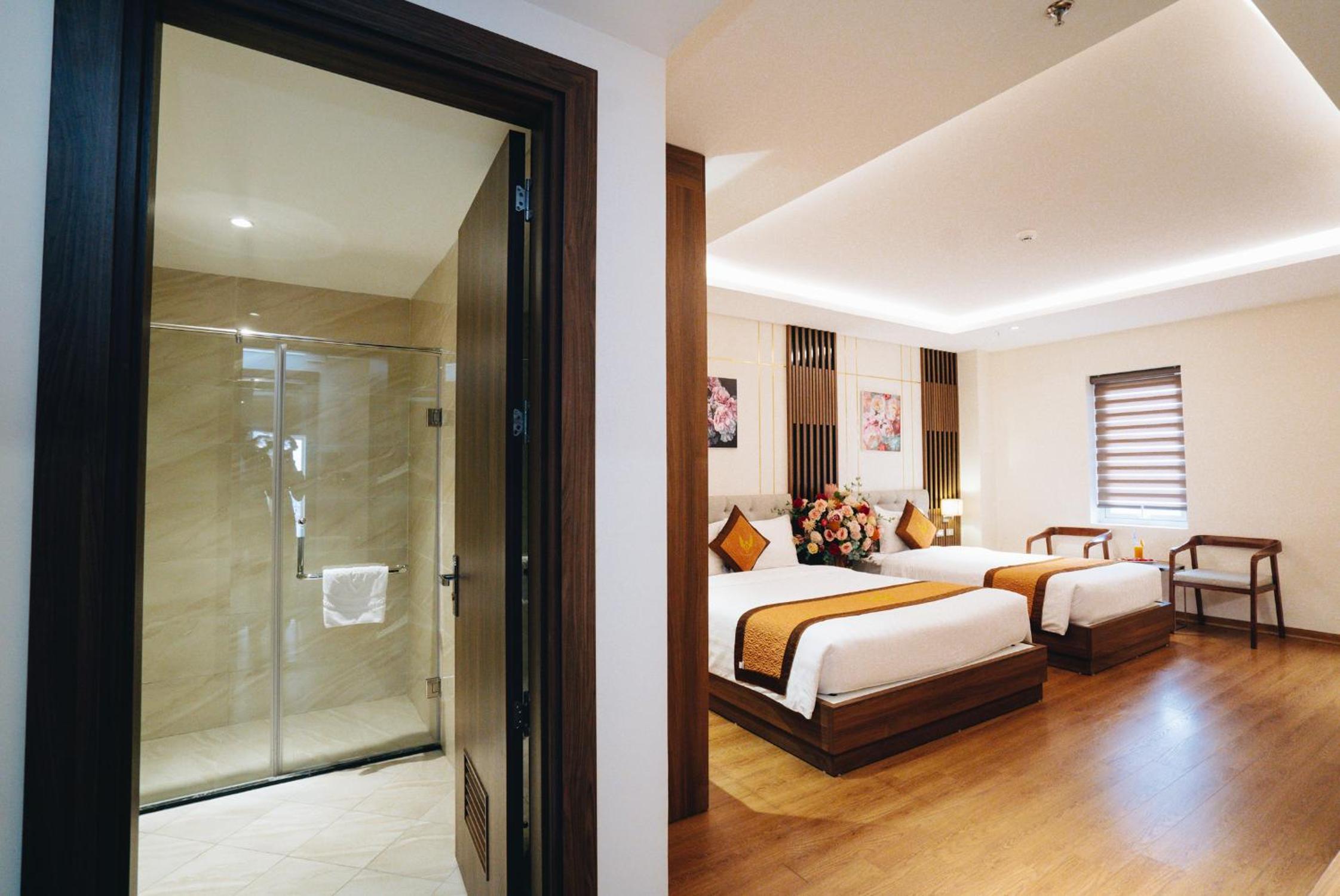 Deluxe Family Room - Photo 2