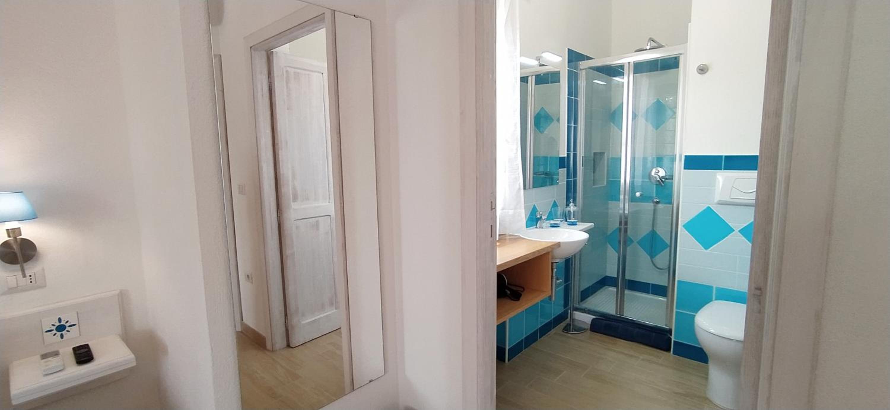 Triple Room with Private Bathroom - Photo 8