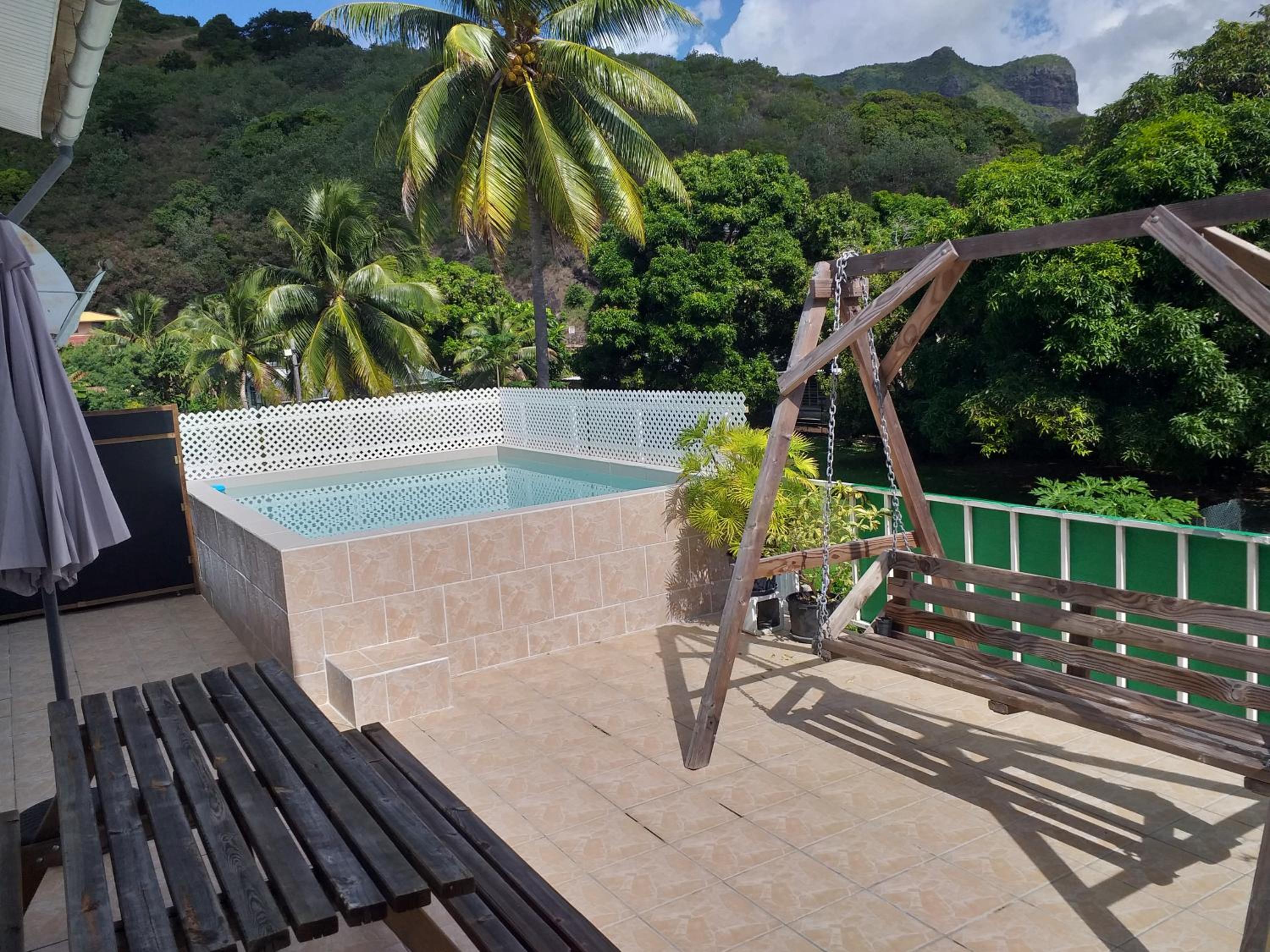 Apartment with Balcony photo 2