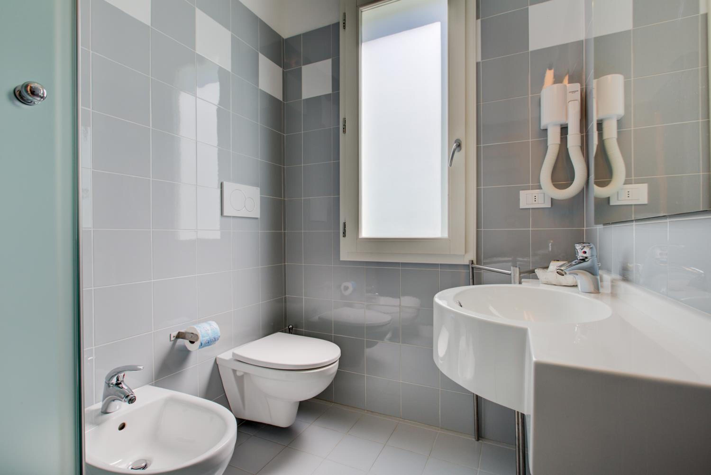 Double Room with Sea View - Photo 10
