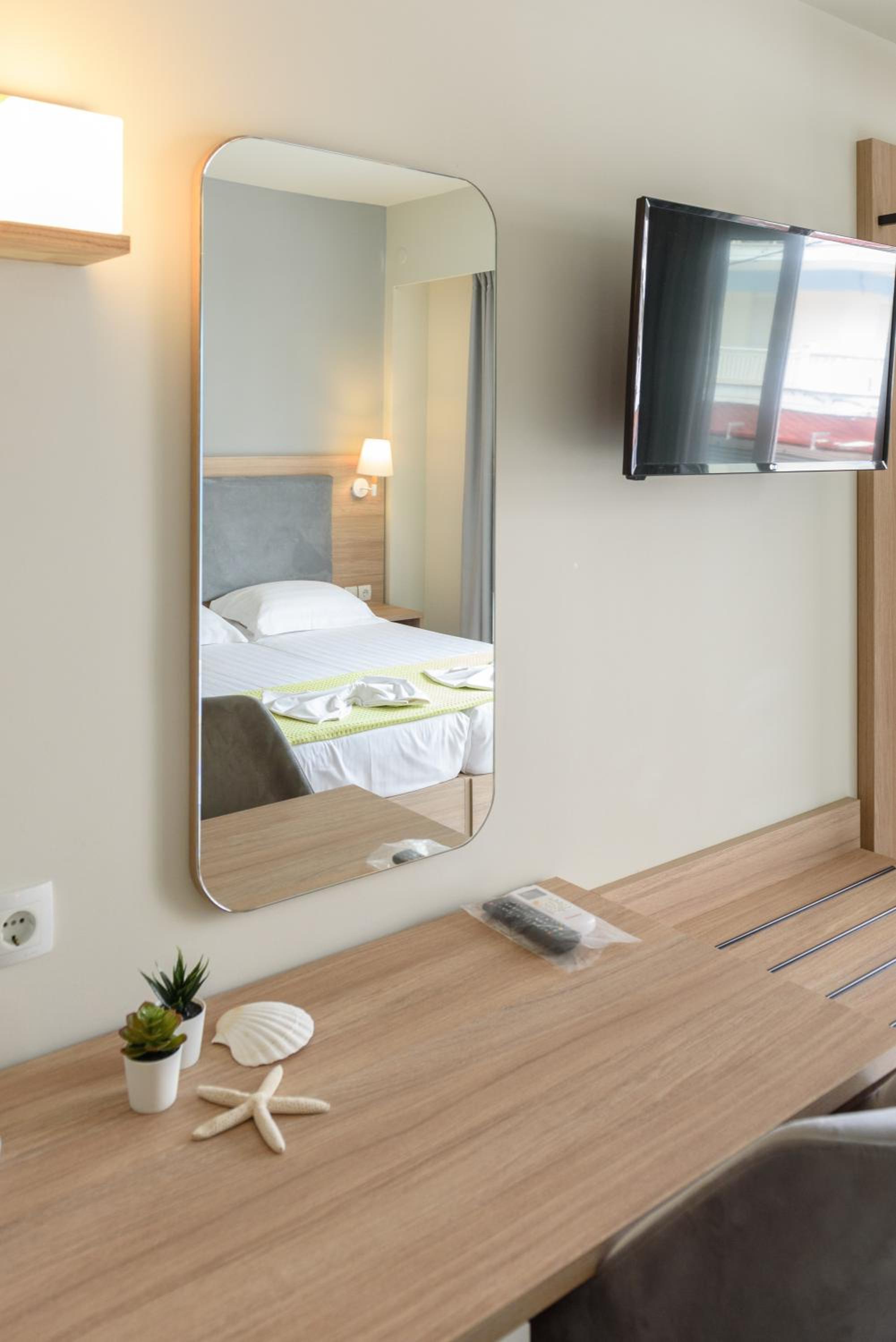Deluxe Double or Twin Room with Balcony photo 2