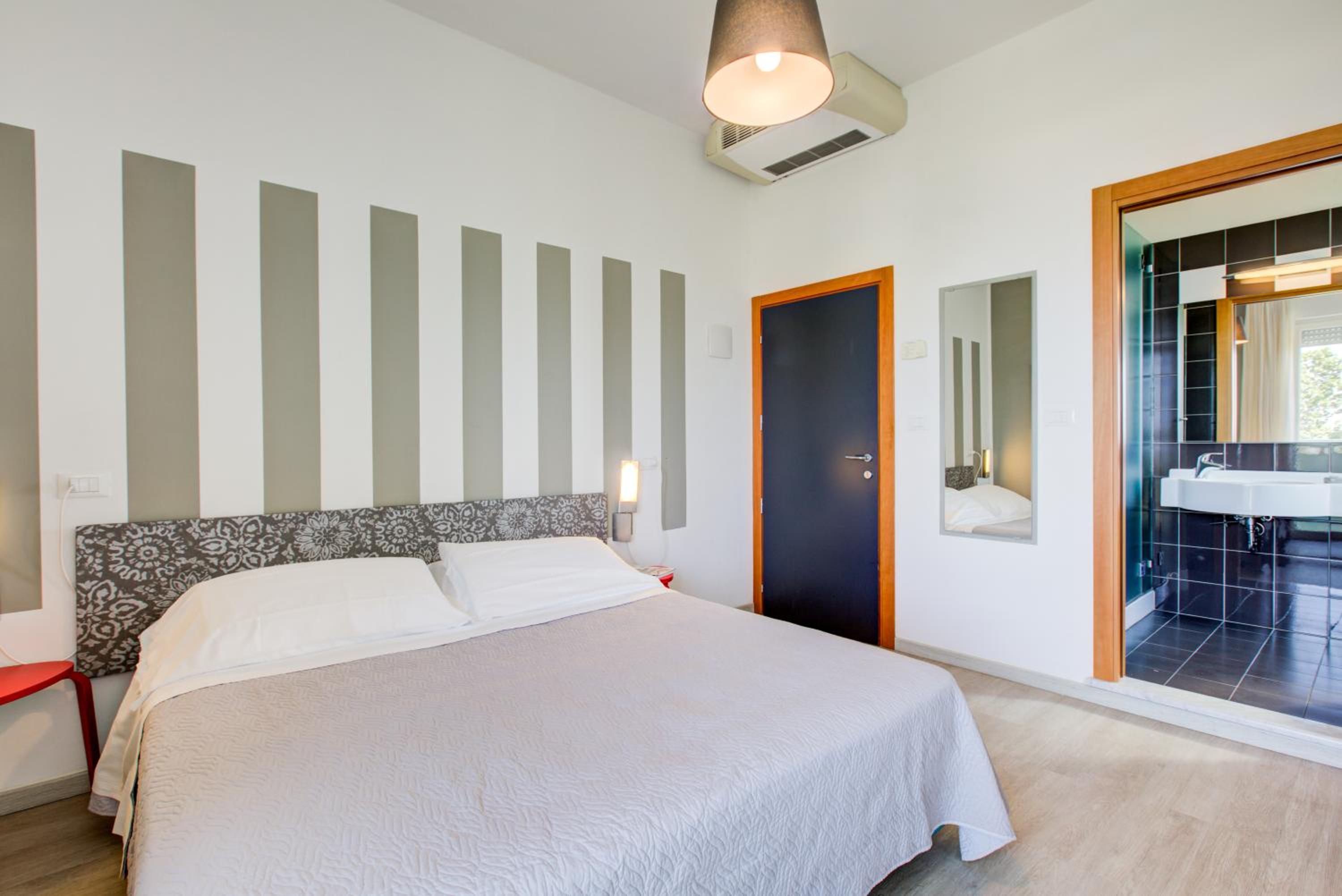 Double Room with Sea View - Photo 15