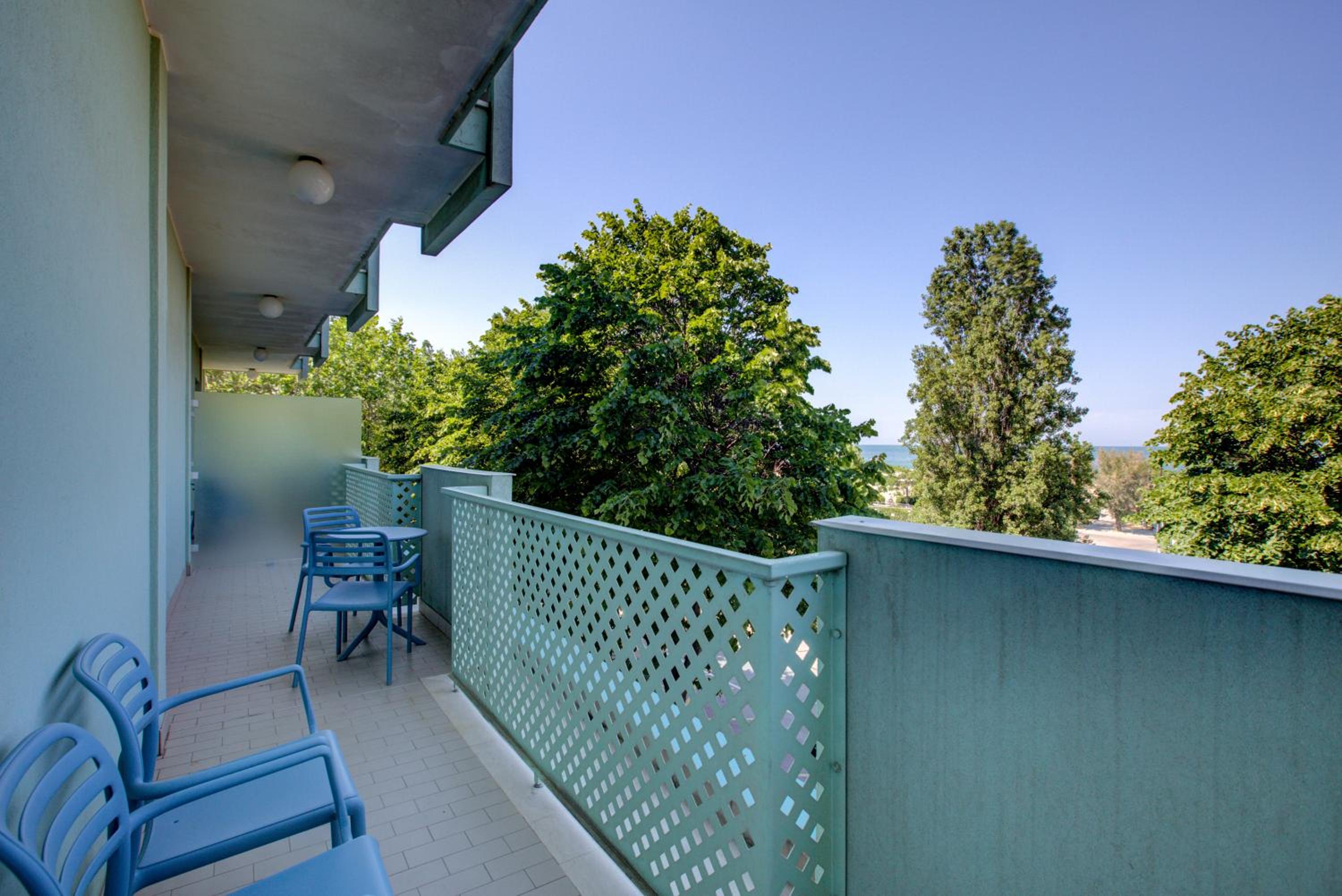 Double Room with Sea View - Photo 3