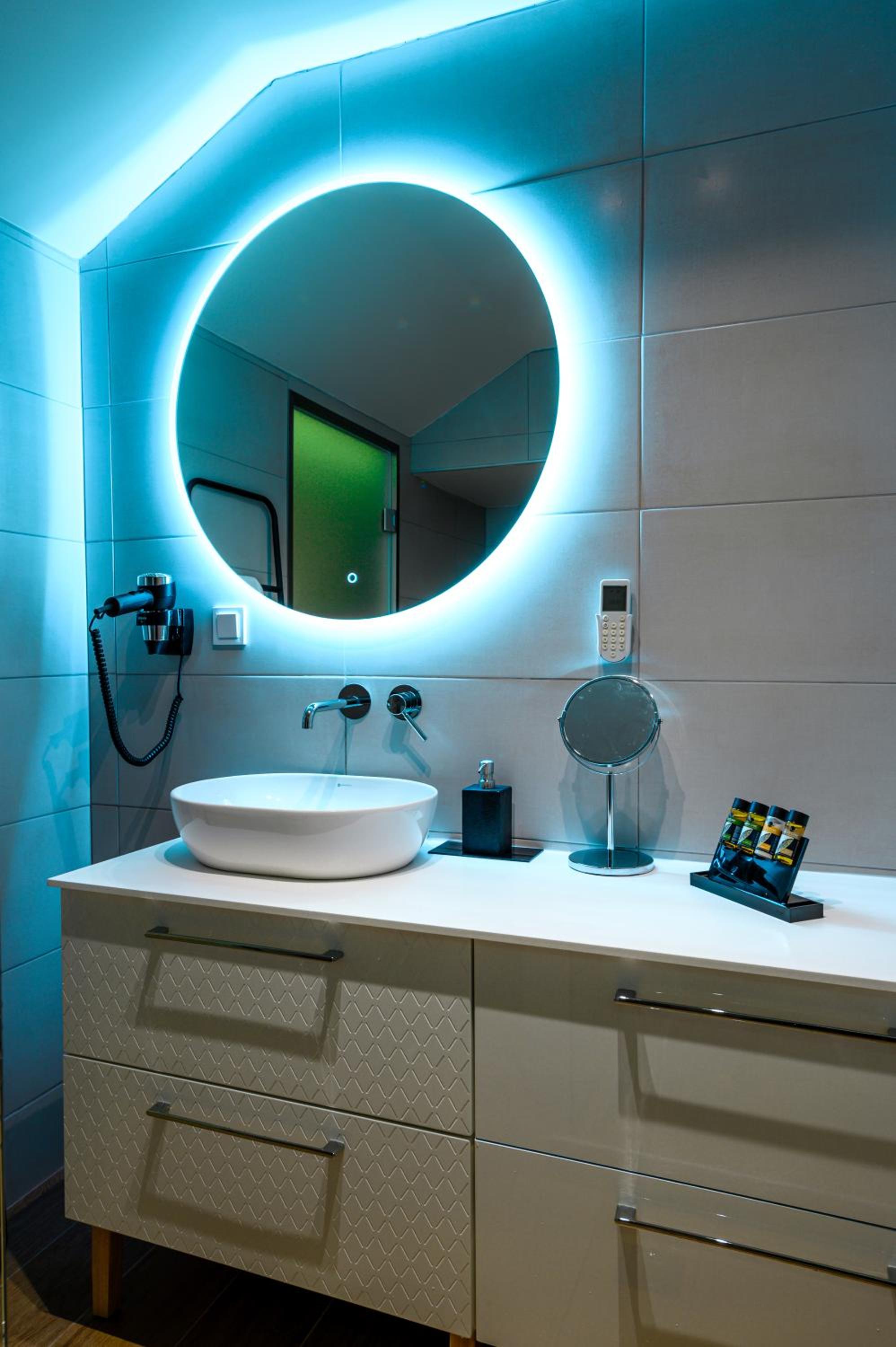 Superior Deluxe Double or Twin Room  - Photo 7