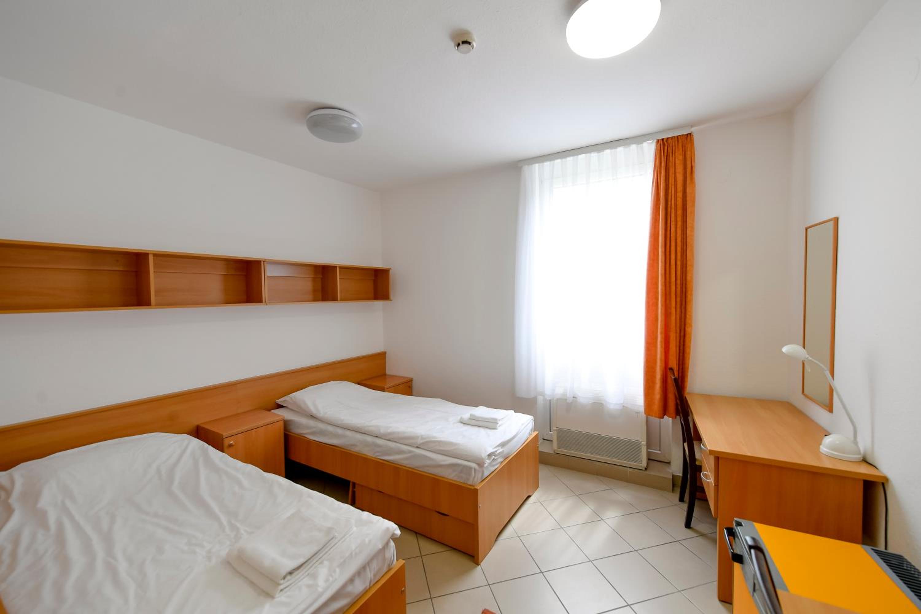 Standard Twin Room photo 1