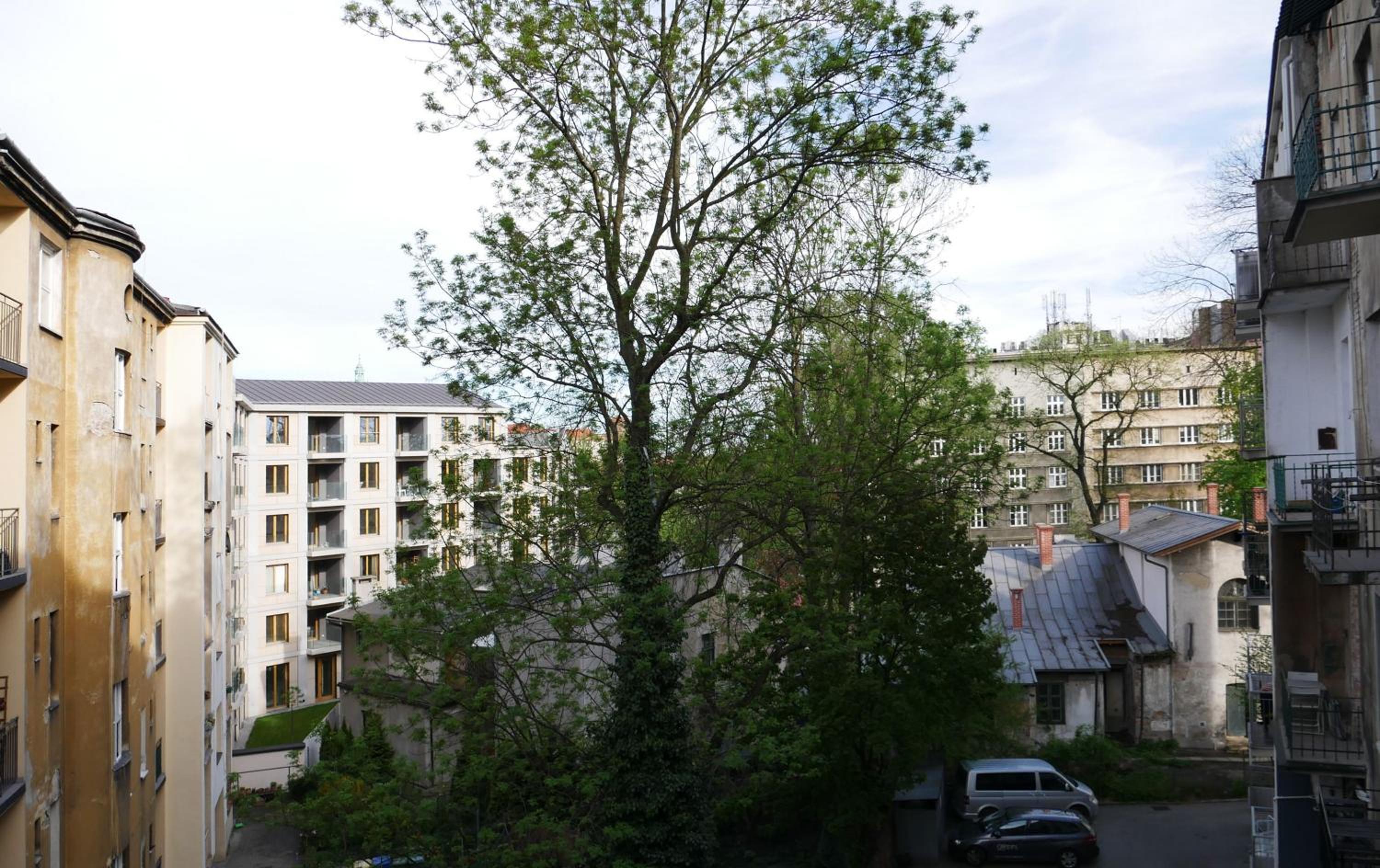 Apartment with Balcony - Photo 23
