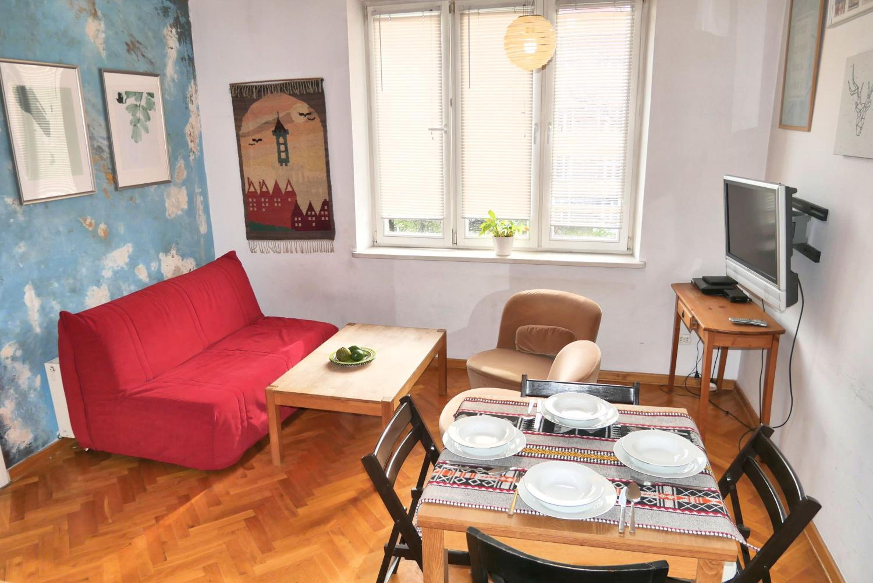 Apartment with Balcony - Photo 24