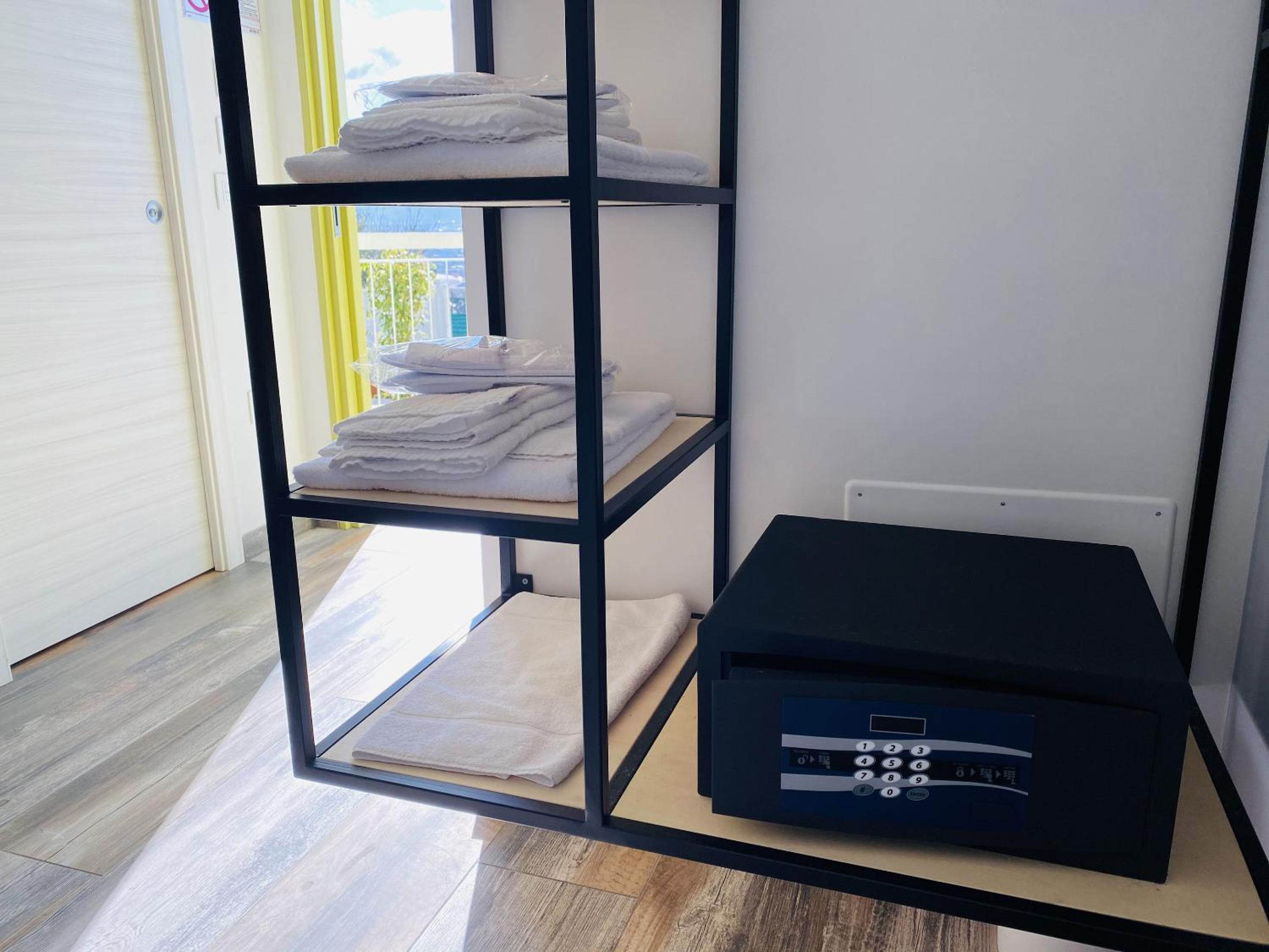 Deluxe Double or Twin Room - Photo 17