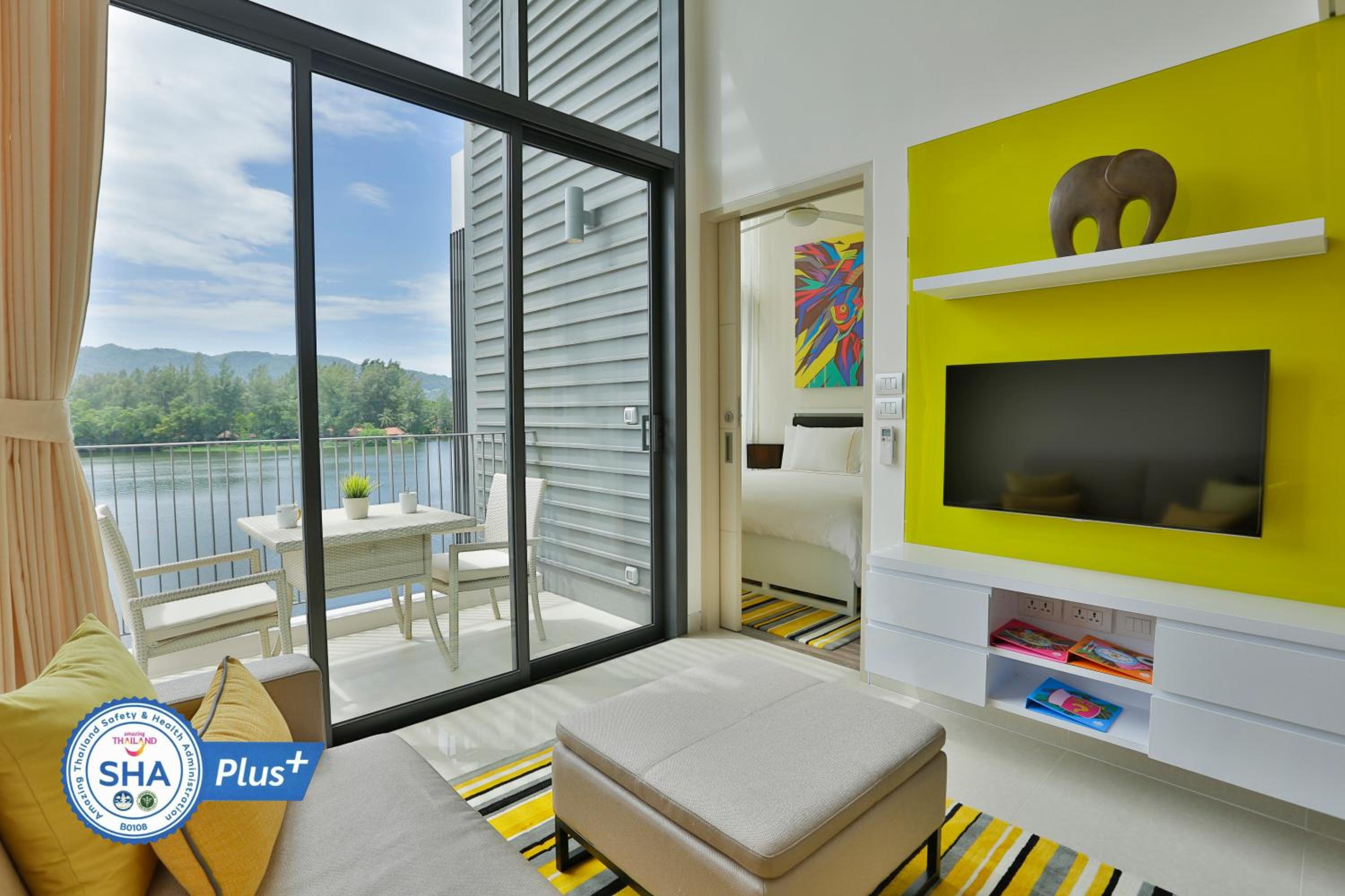 One Bedroom Loft Water View photo 3