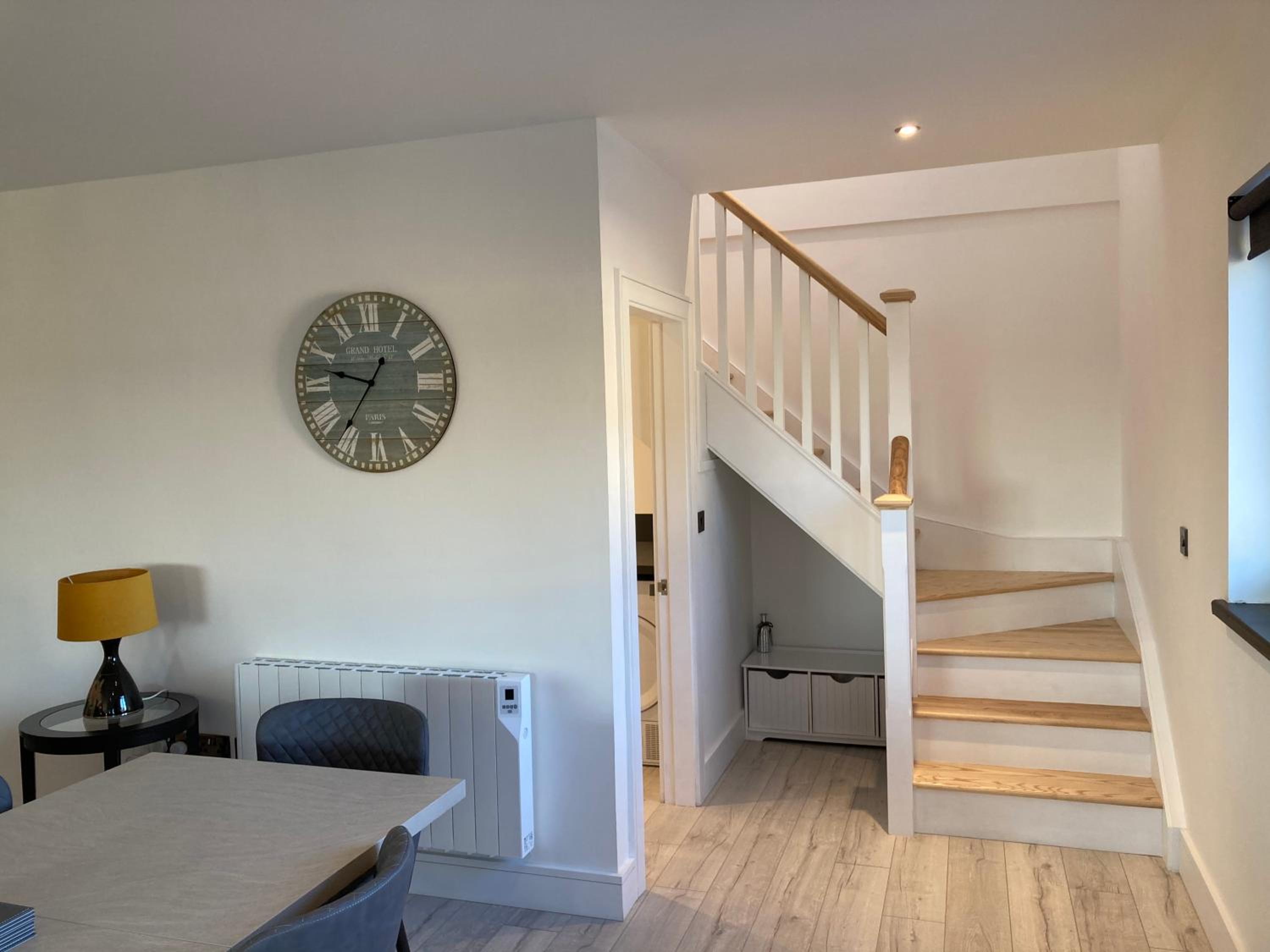 Two-Bedroom Apartment - Photo 11