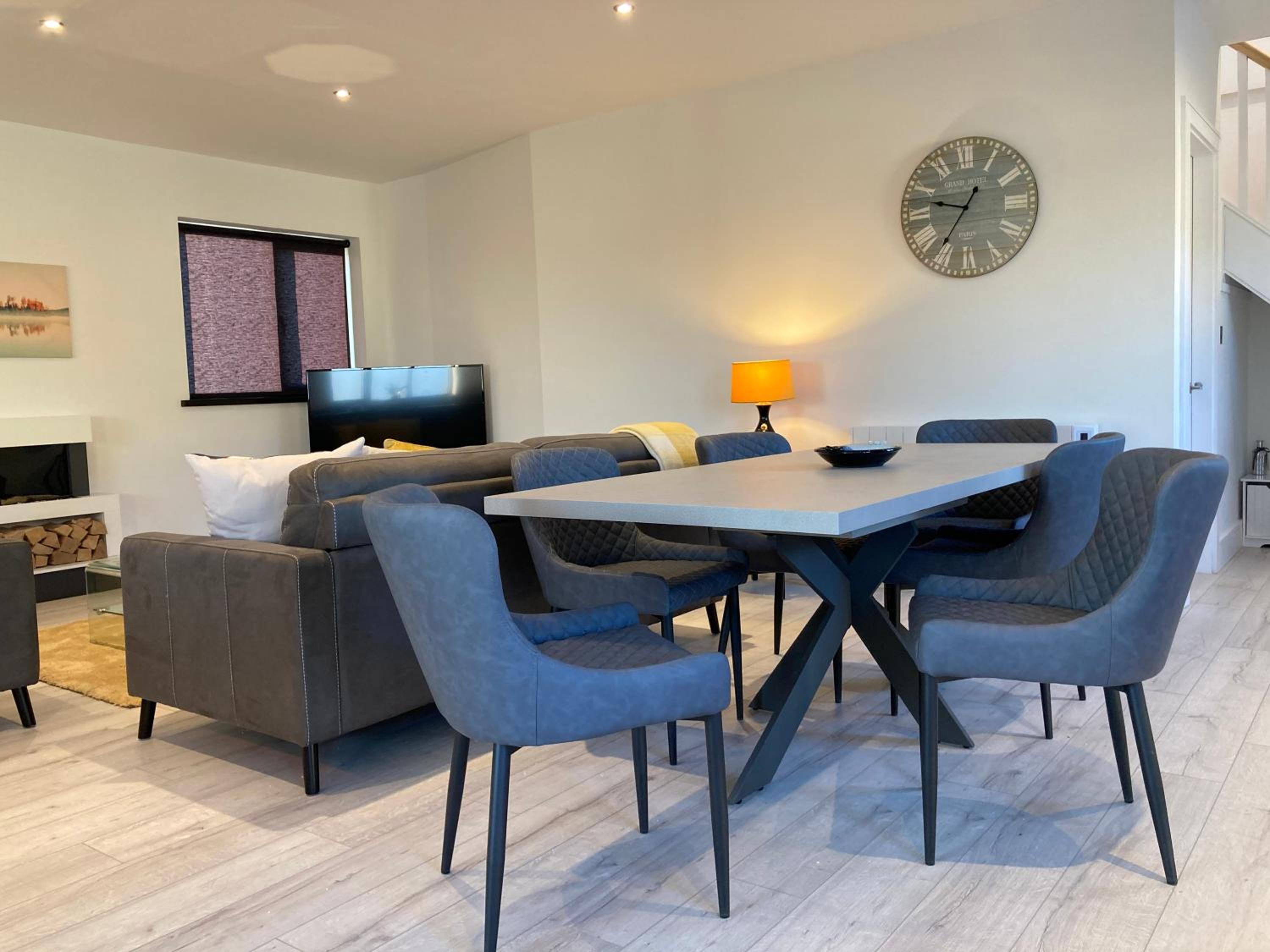 Two-Bedroom Apartment - Photo 14