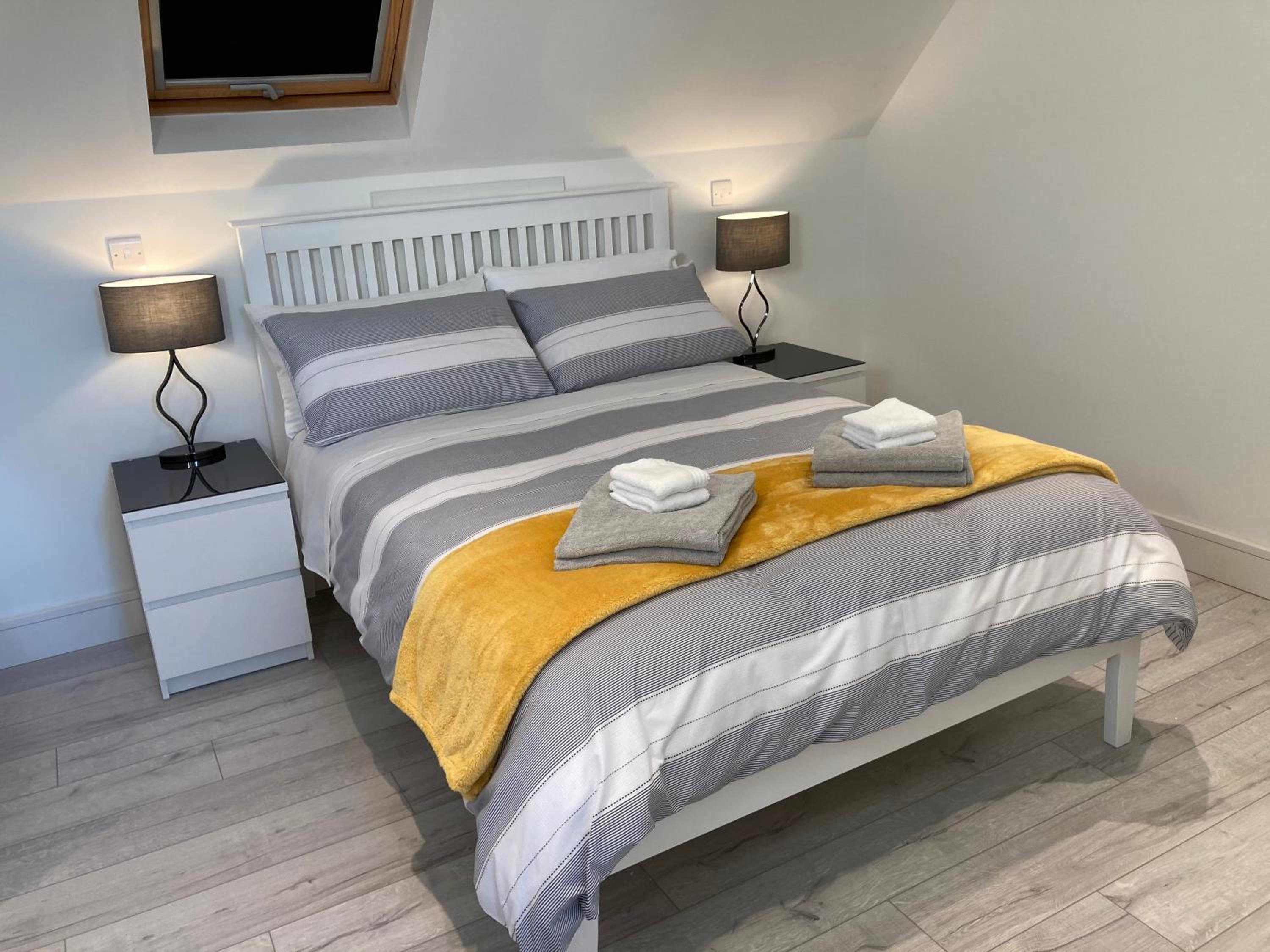 Two-Bedroom Apartment - Photo 17
