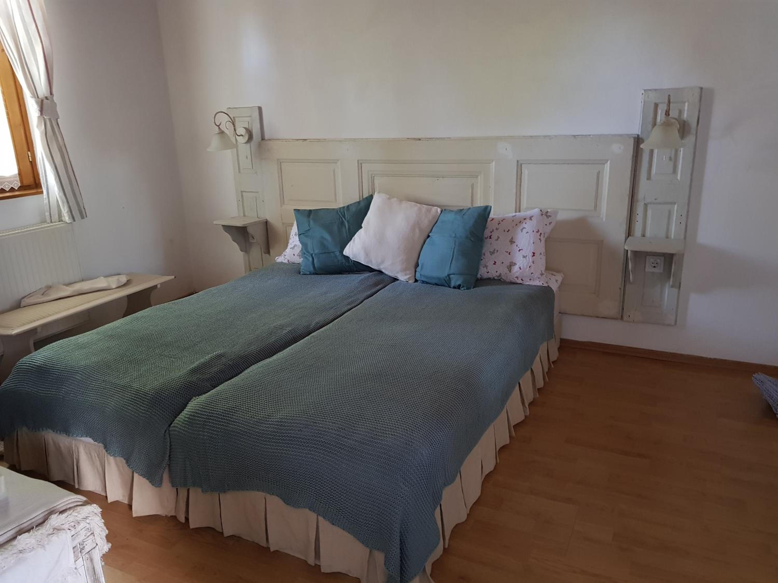 Double or Twin Room photo 3