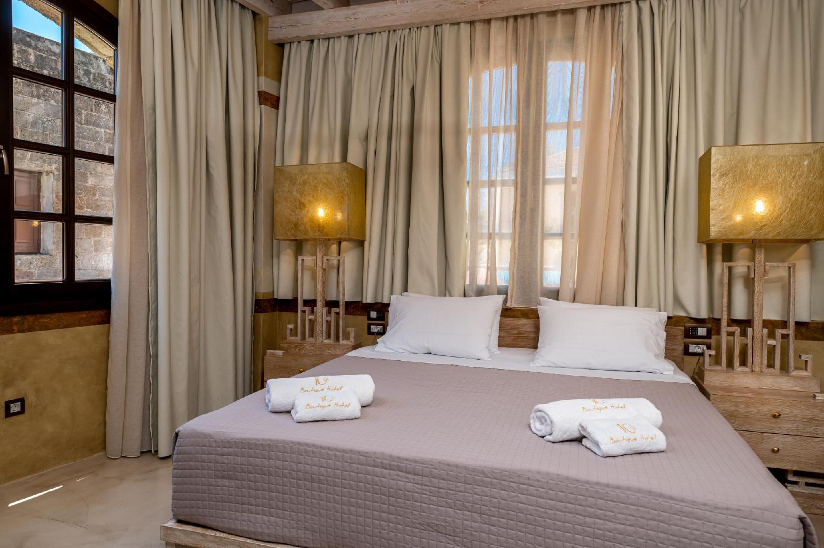 Executive Suite Rhodes with Hot Tub - Photo 10