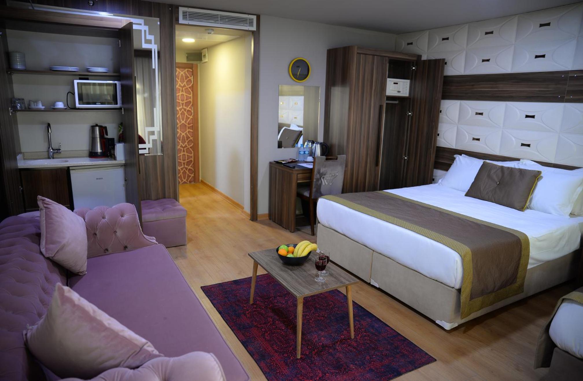 Superior Triple Room photo 3
