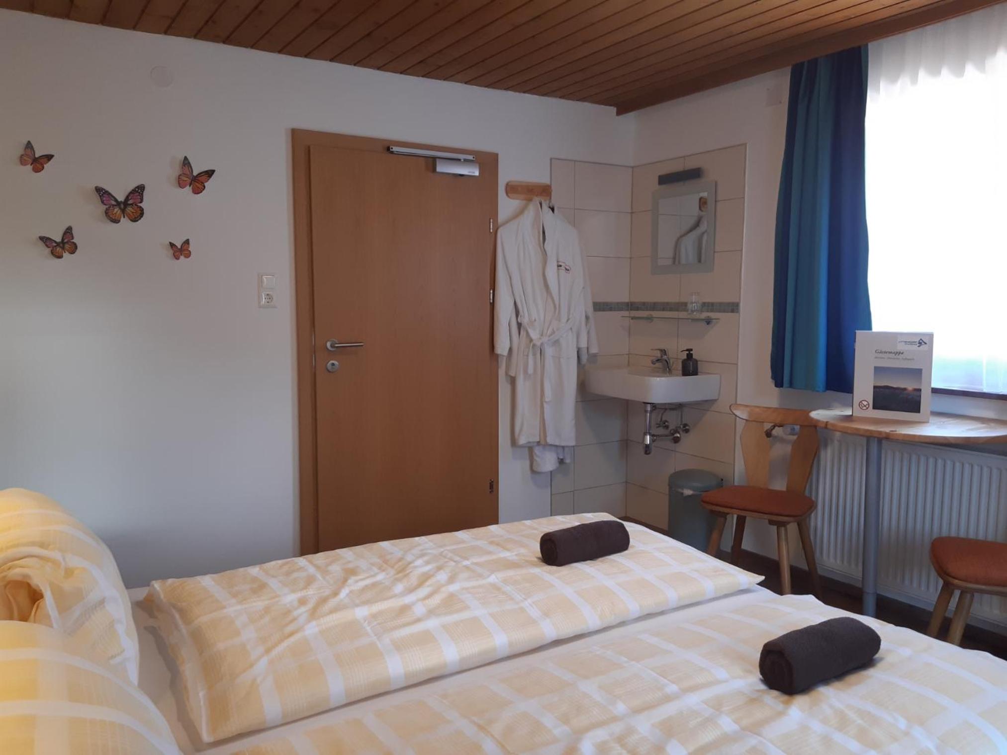 Double Room with Private External Bathroom photo 2
