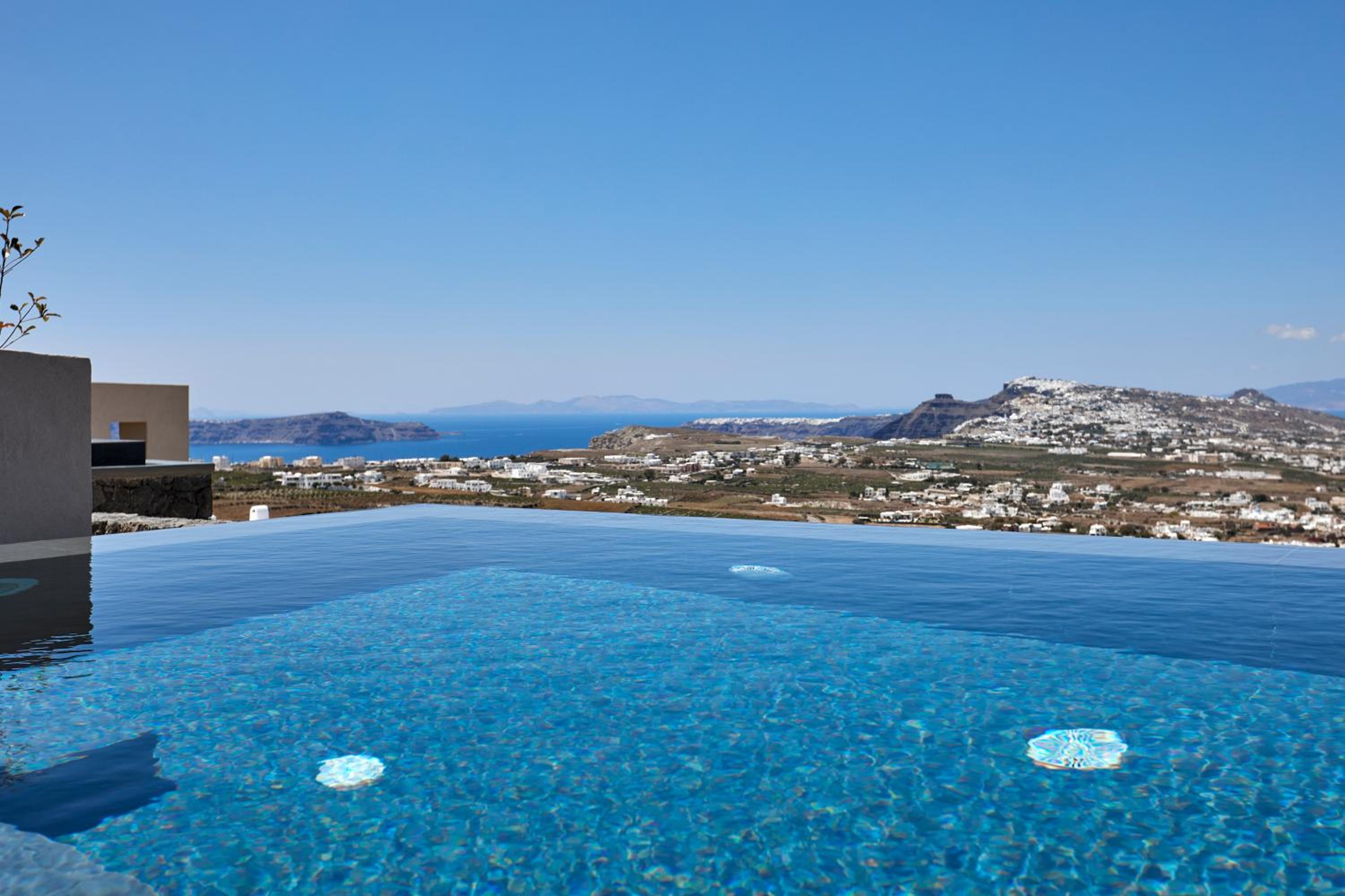 Honeymoon Suite with private heated pool photo 3