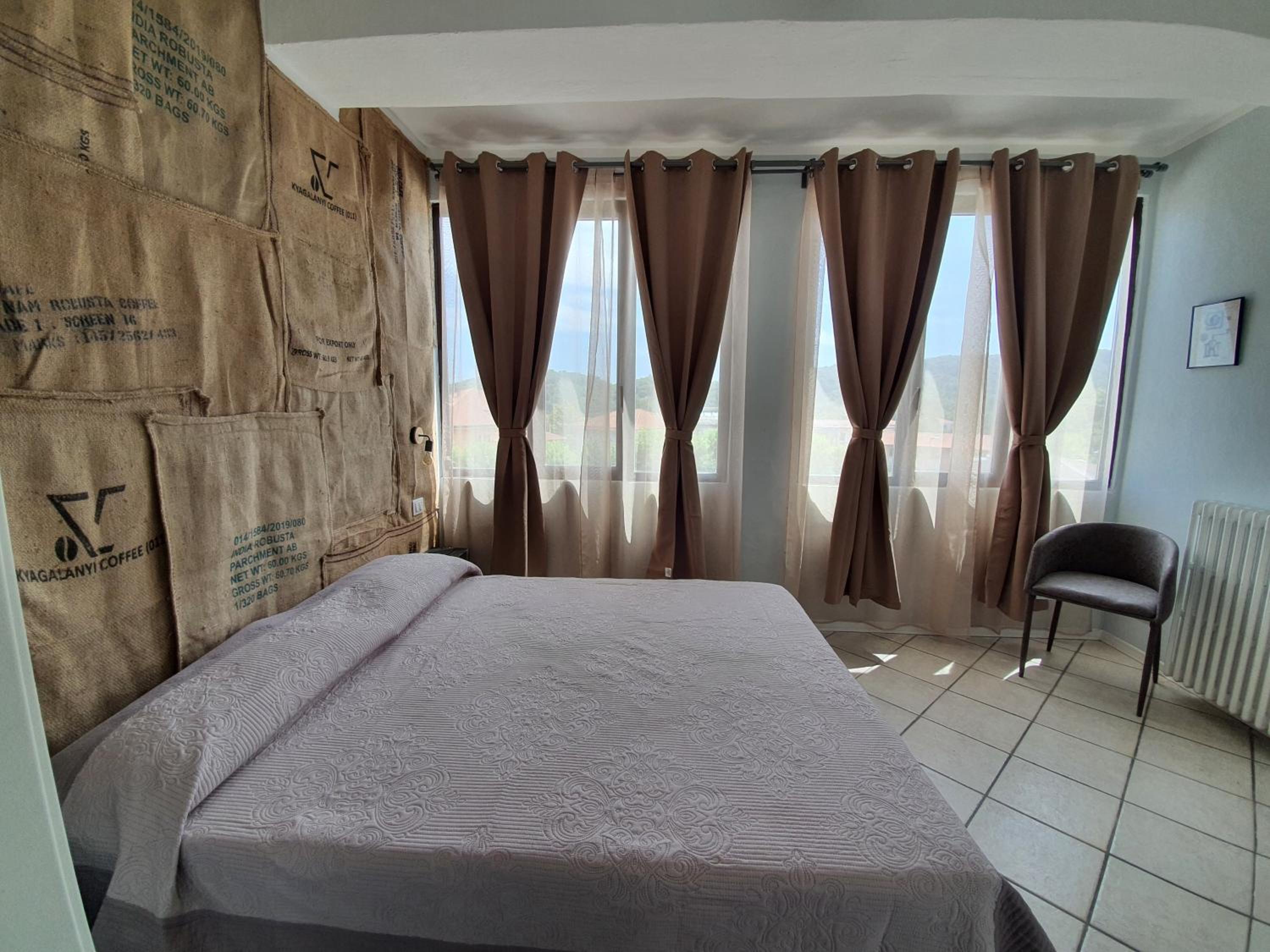 Standard Double Room - Photo 2