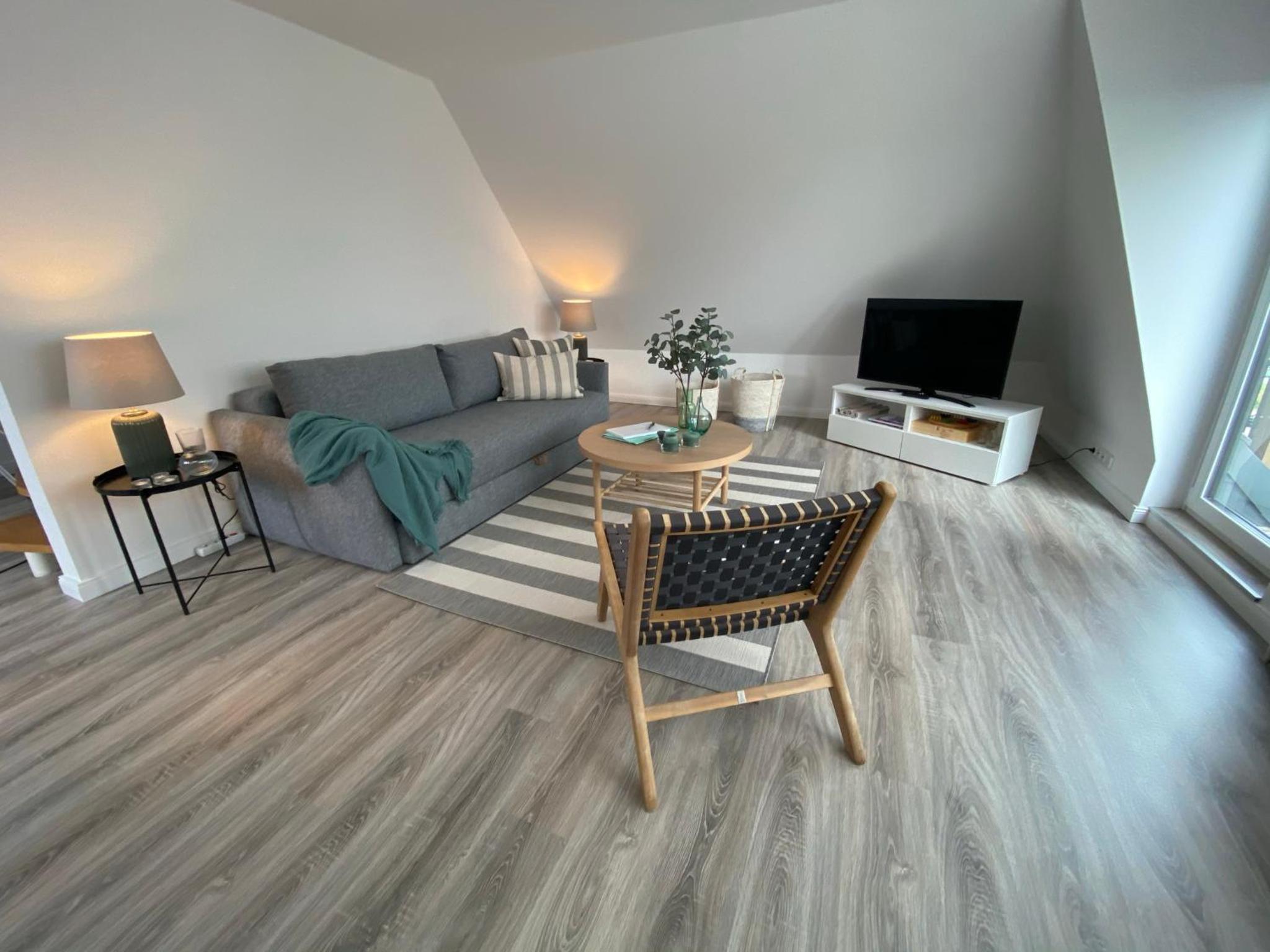 One-Bedroom Apartment photo 1