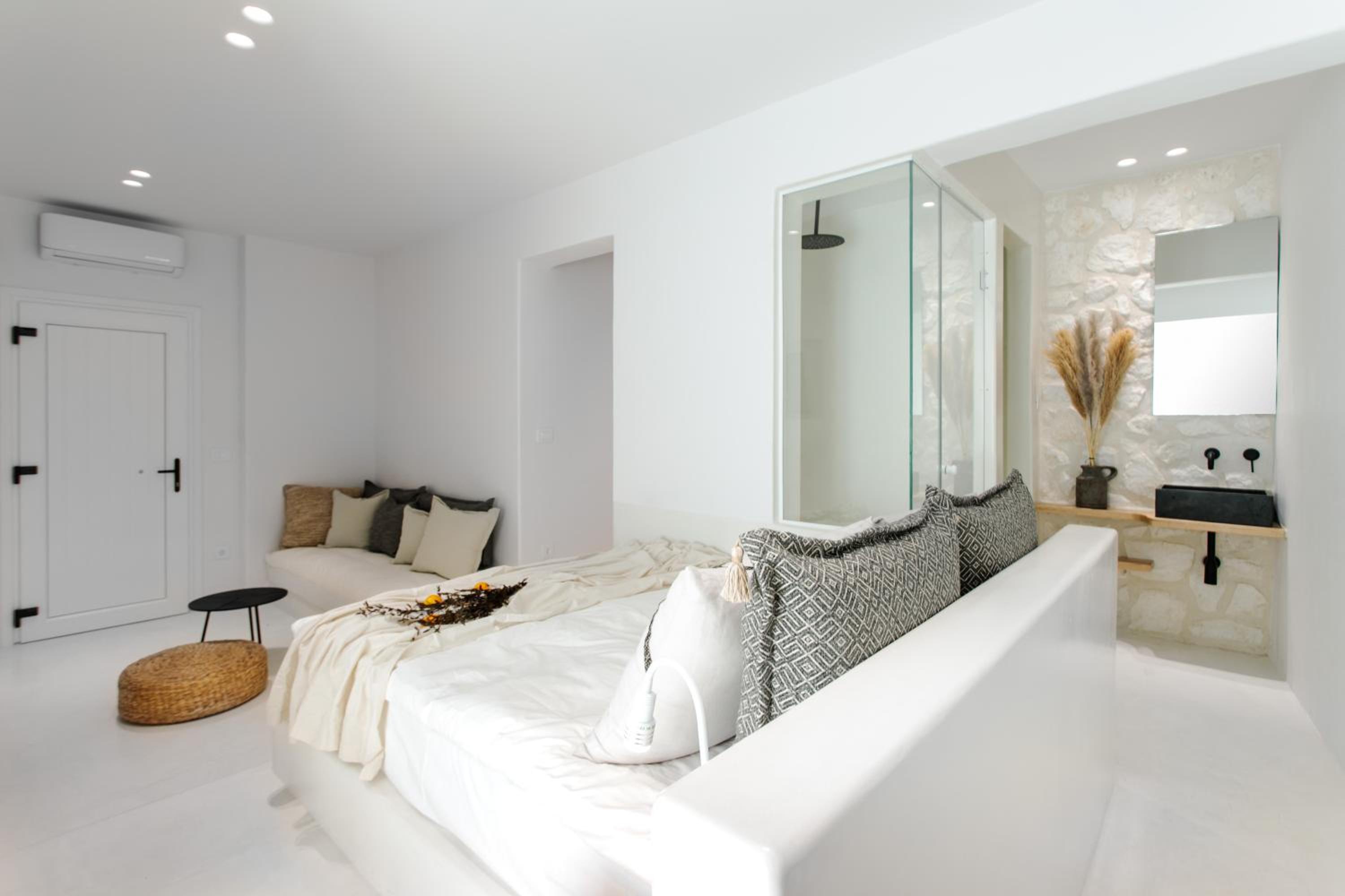 Junior Suite with Terrace - Photo 13