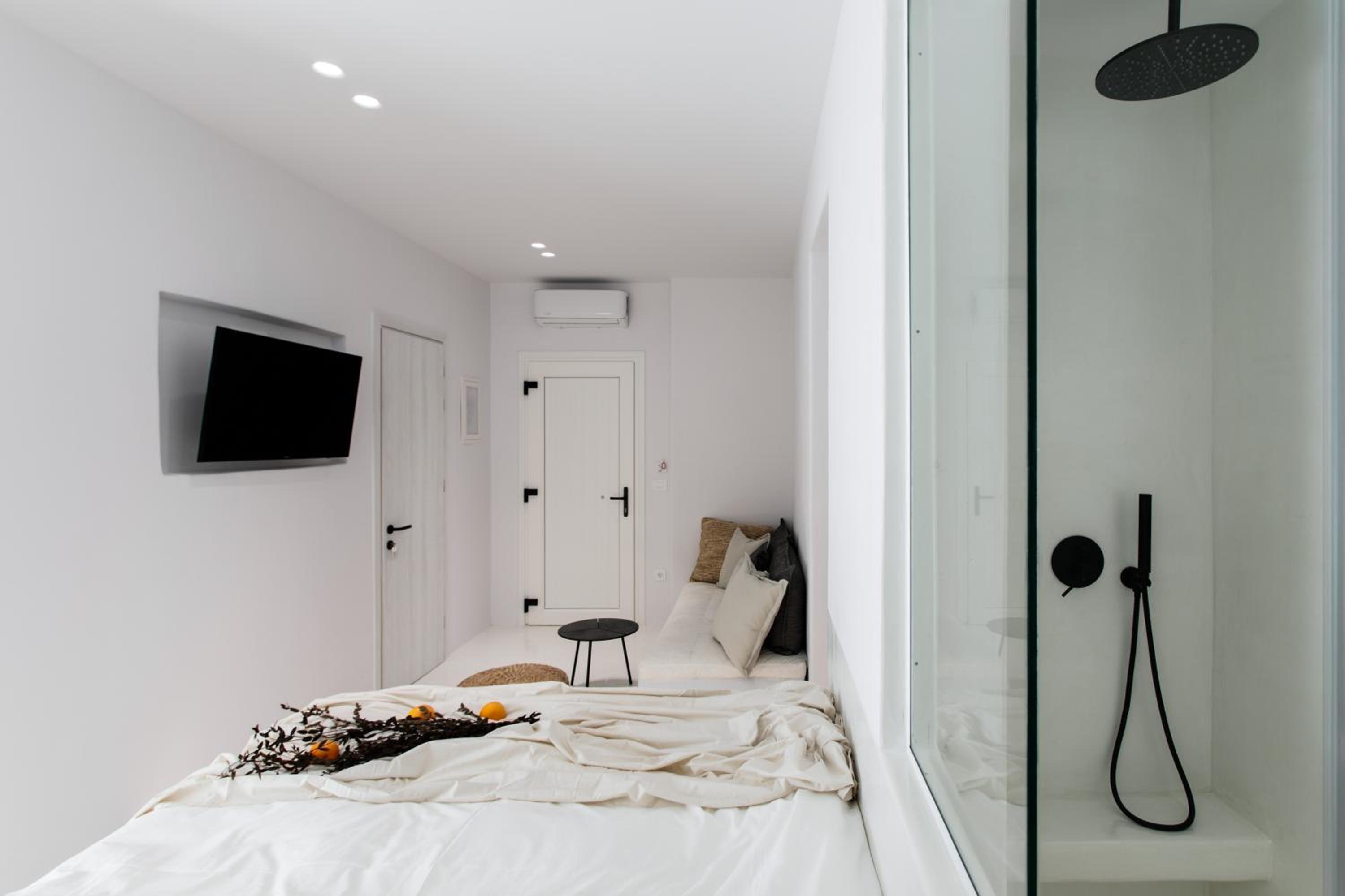 Junior Suite with Terrace - Photo 11