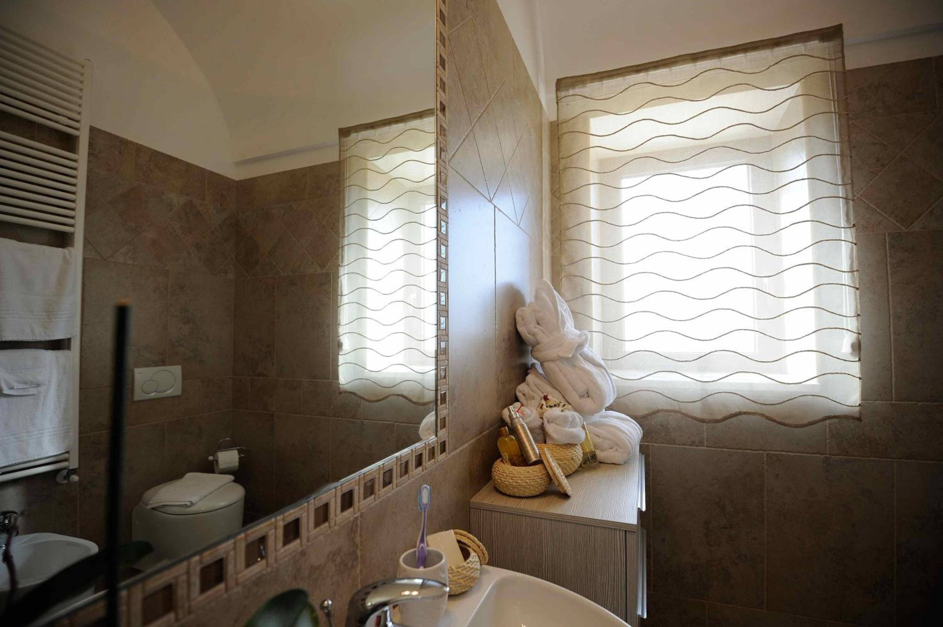 One-Bedroom Apartment with Balcony photo 2