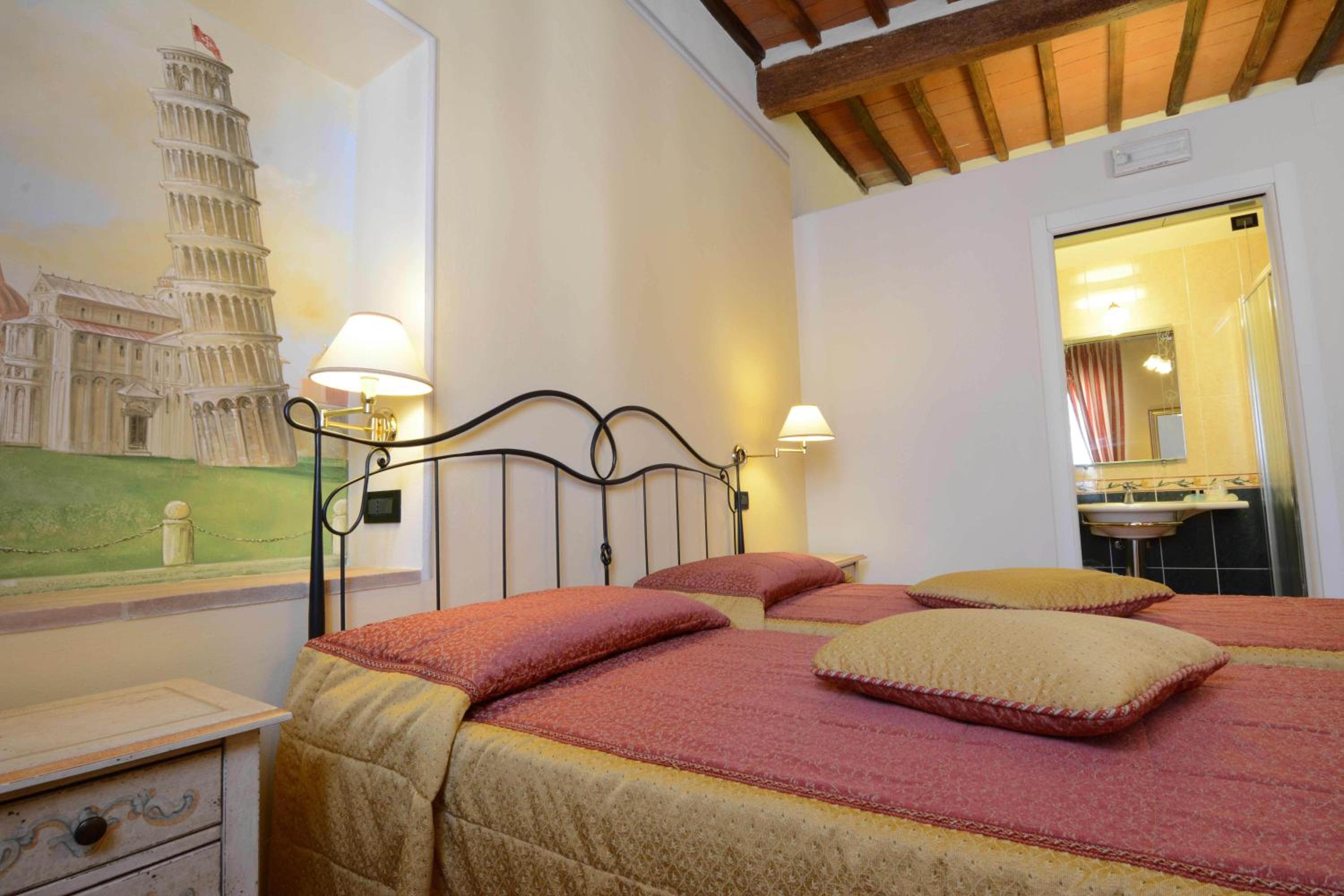 Deluxe Double Room - Photo 11