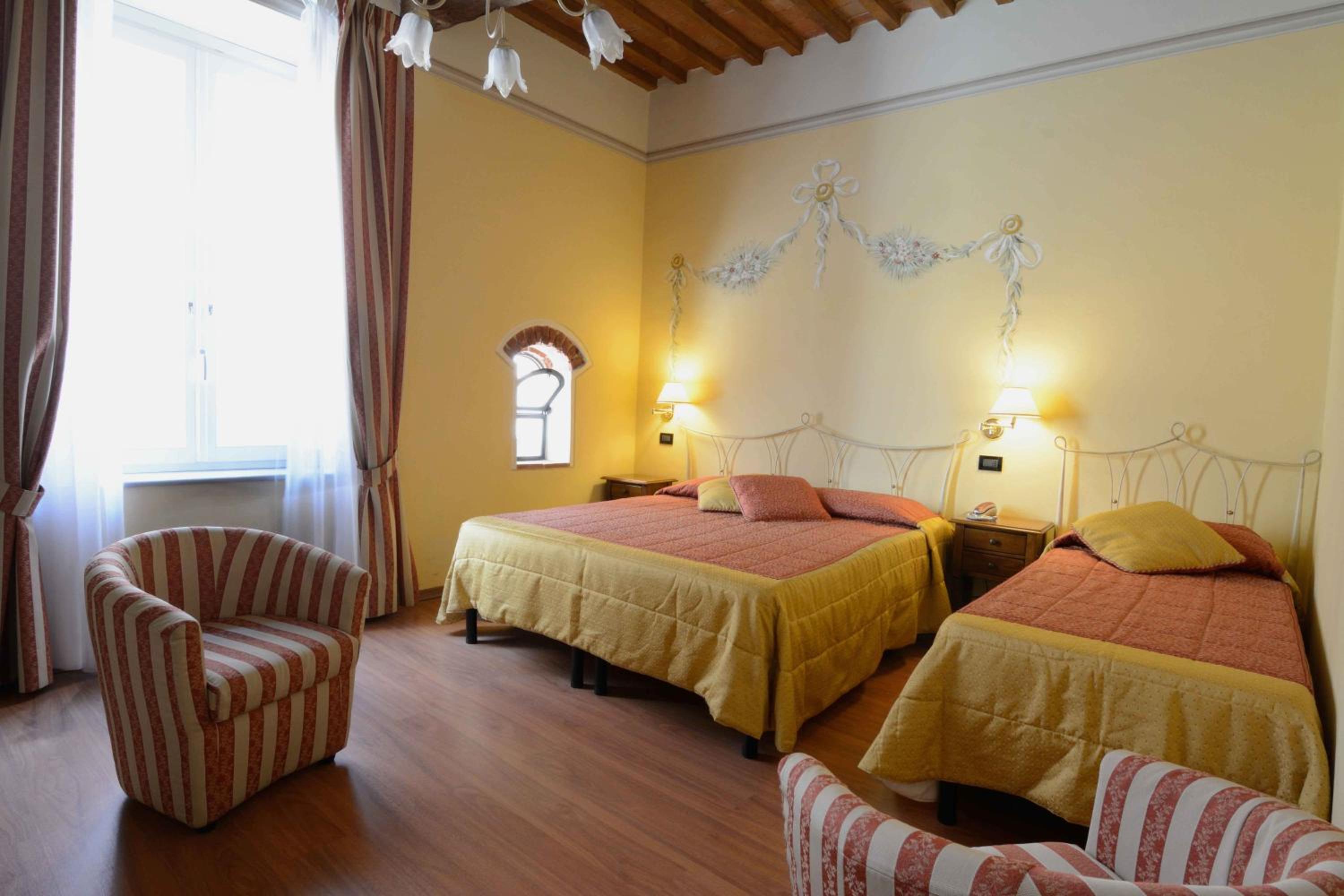 Deluxe Triple Room - Photo 1