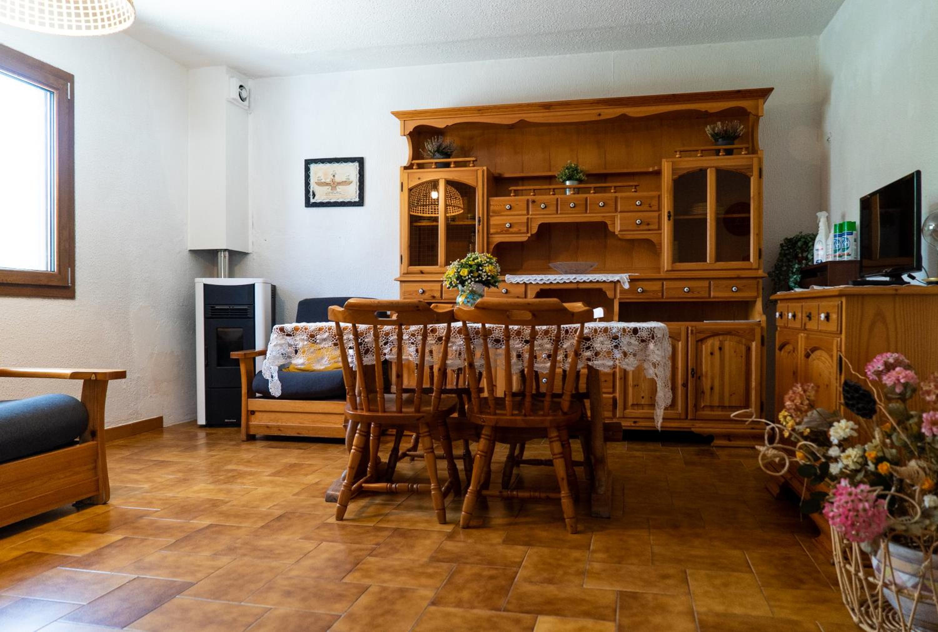 Two-Bedroom House - Photo 33
