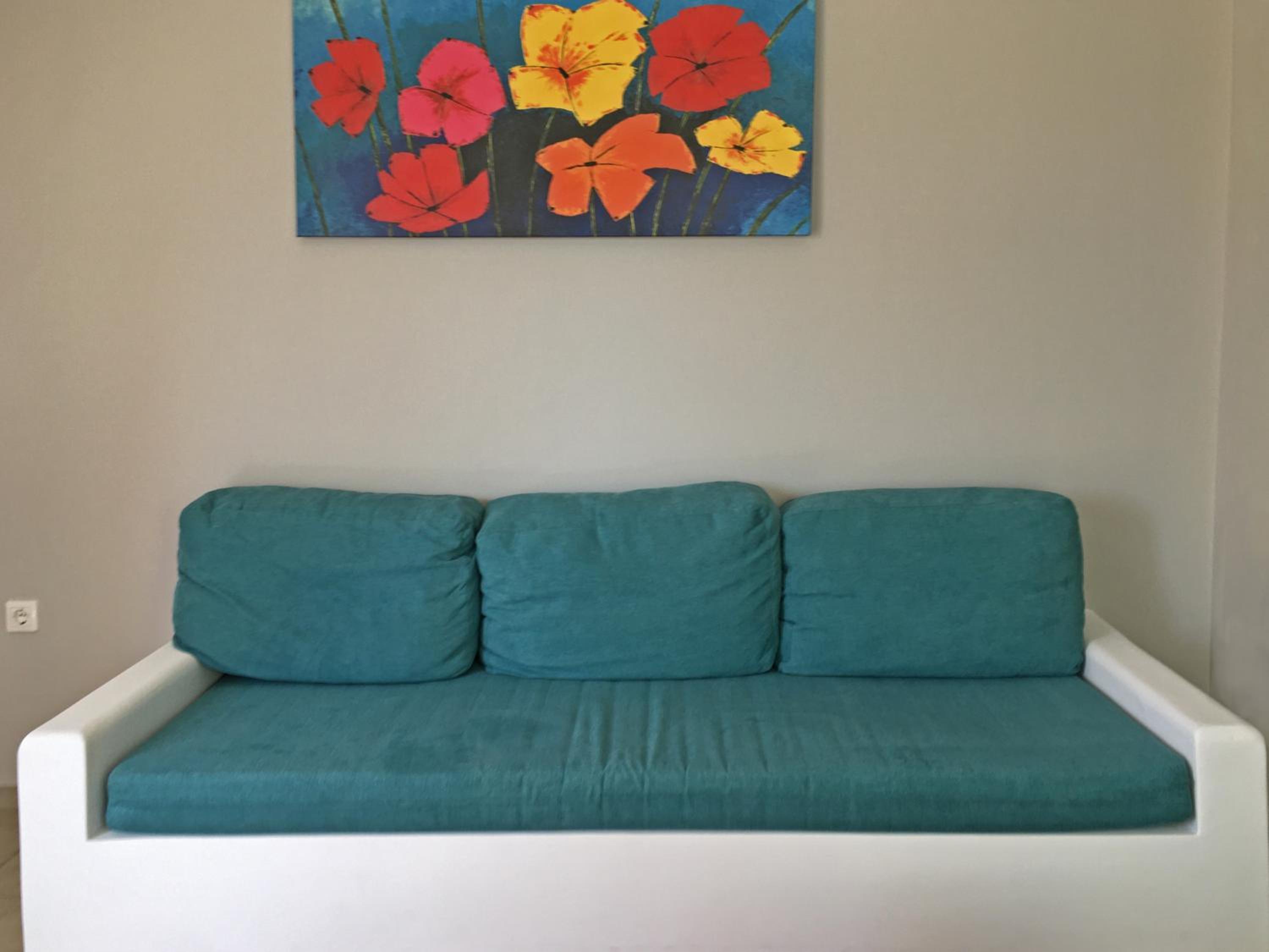 One-Bedroom Apartment photo 3