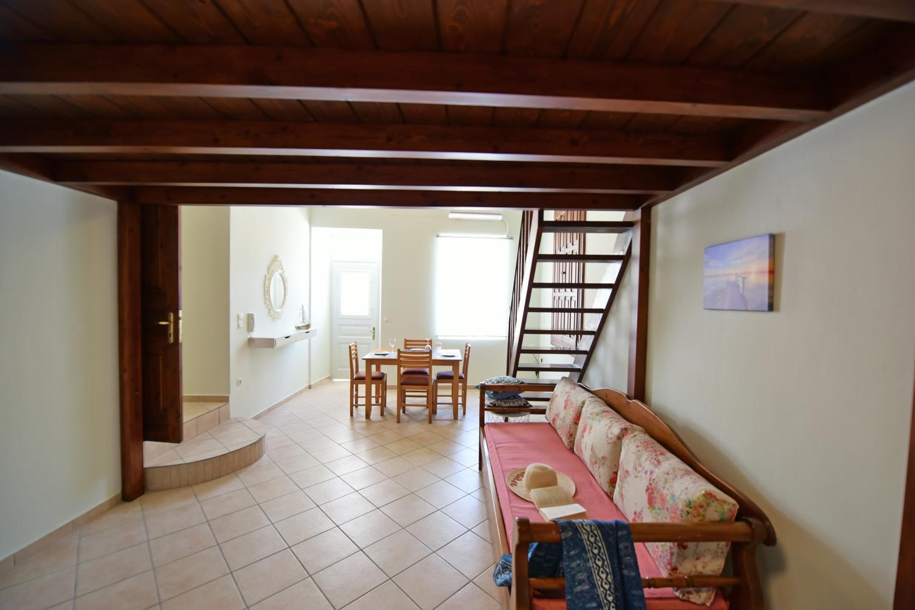 Apartment photo 2