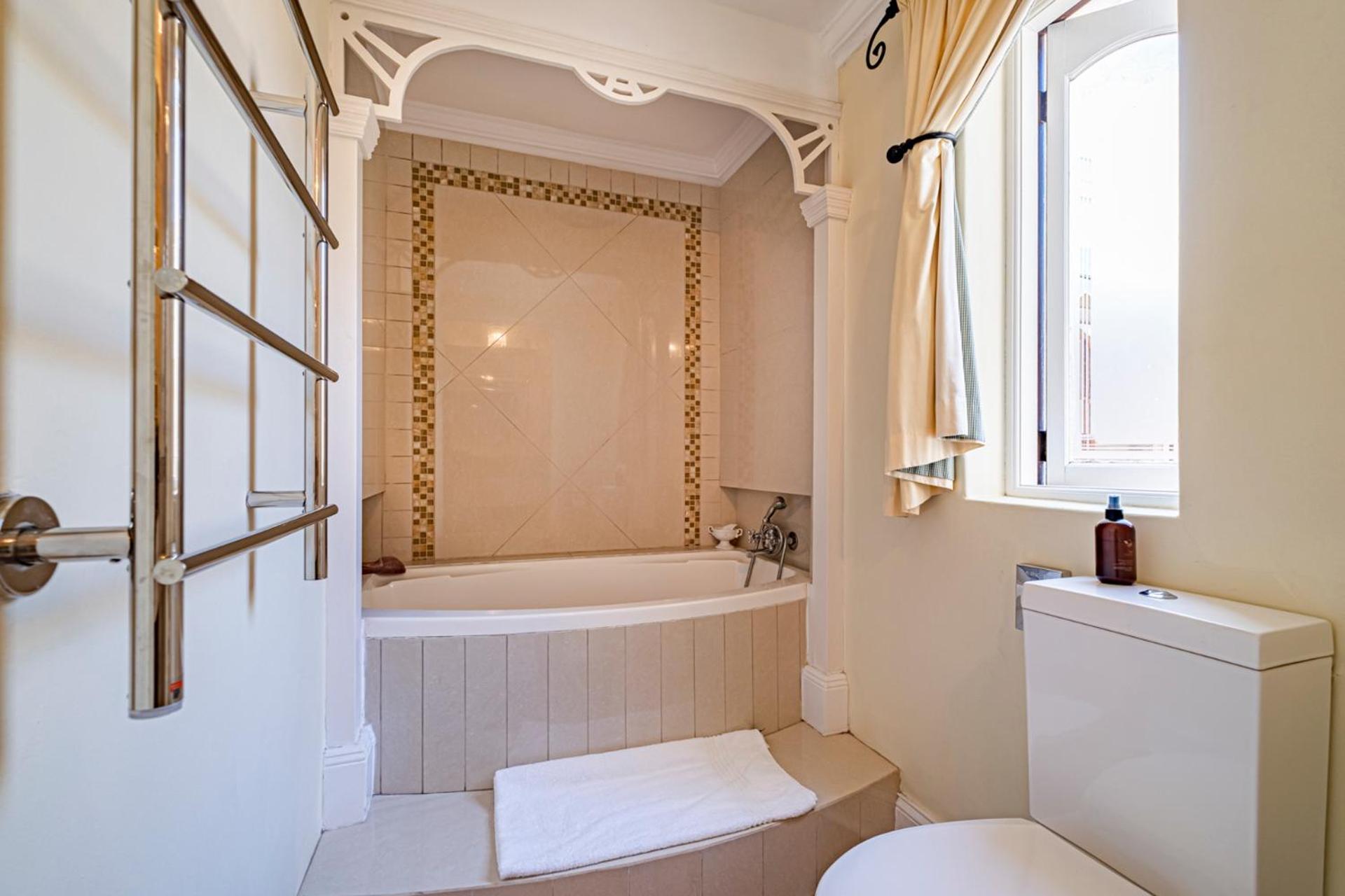 Executive Honeymoon Suite photo 3