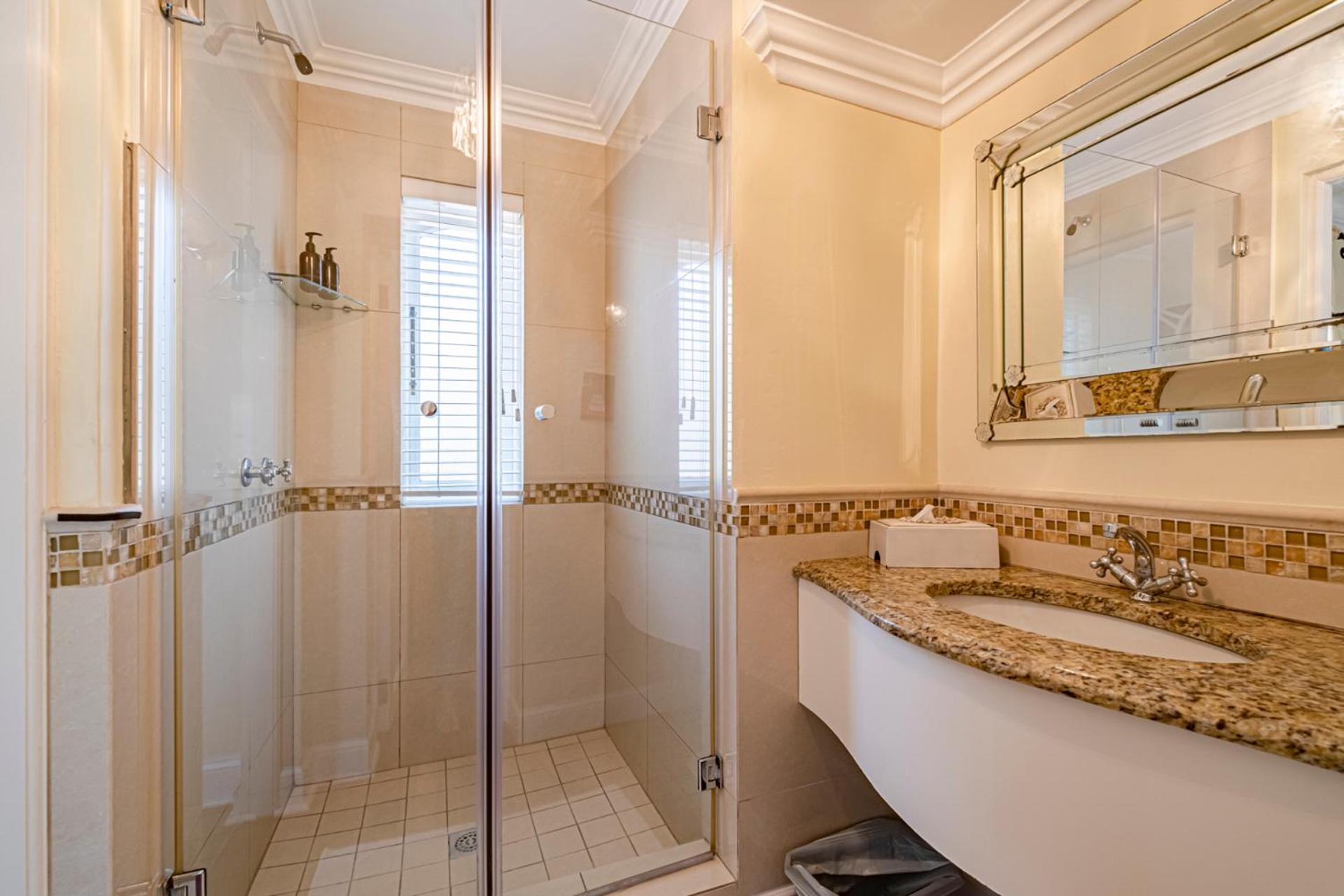 Executive Honeymoon Suite photo 2
