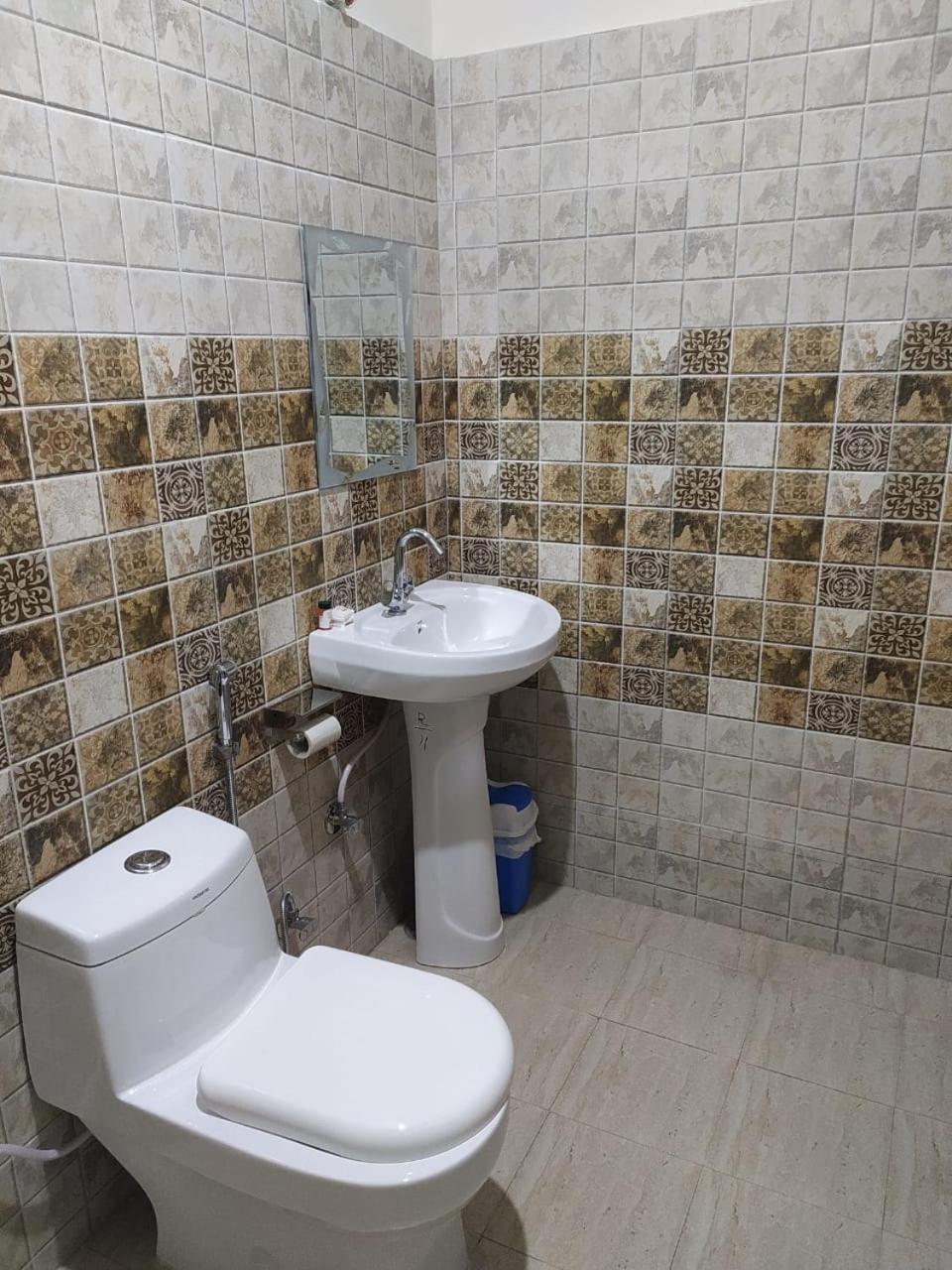 Deluxe Double Room with Balcony - Photo 6