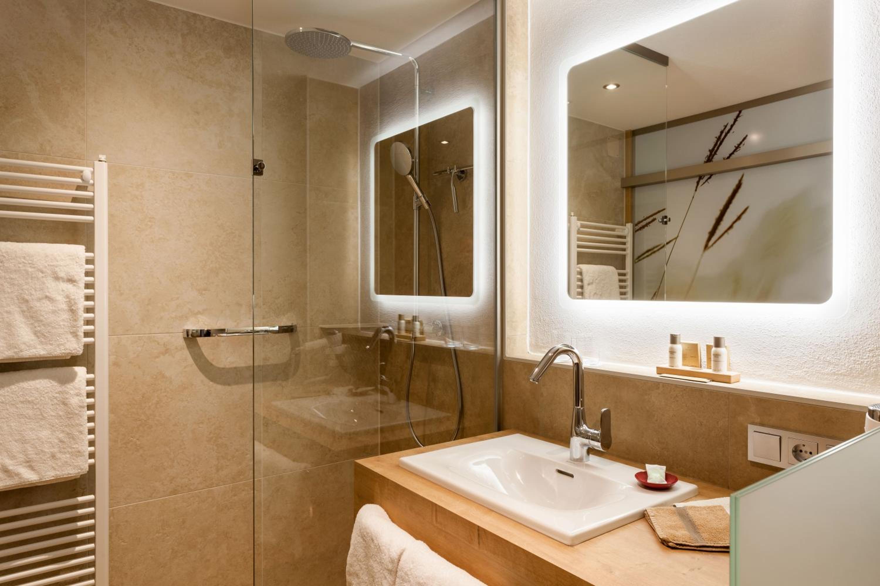 Superior Double Room with Balcony or Terrace - Photo 5