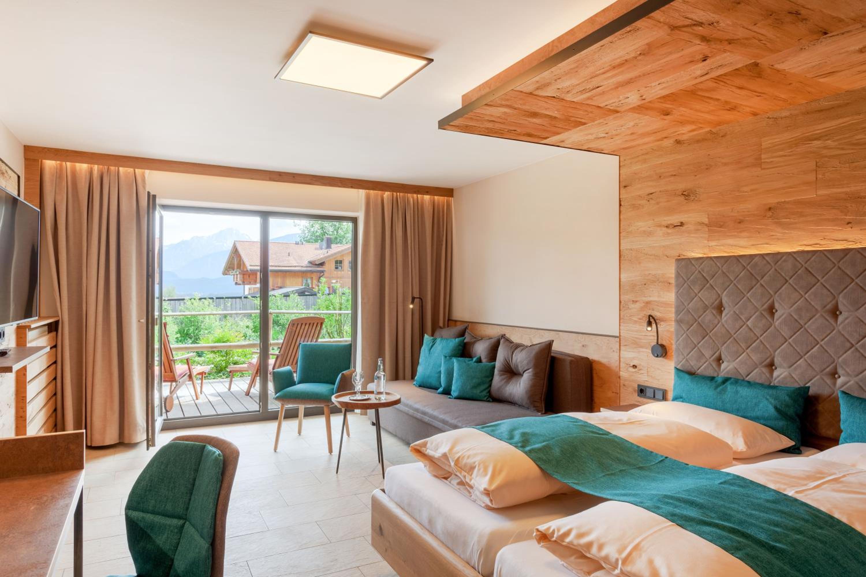 Superior Double Room with Balcony or Terrace - Photo 4