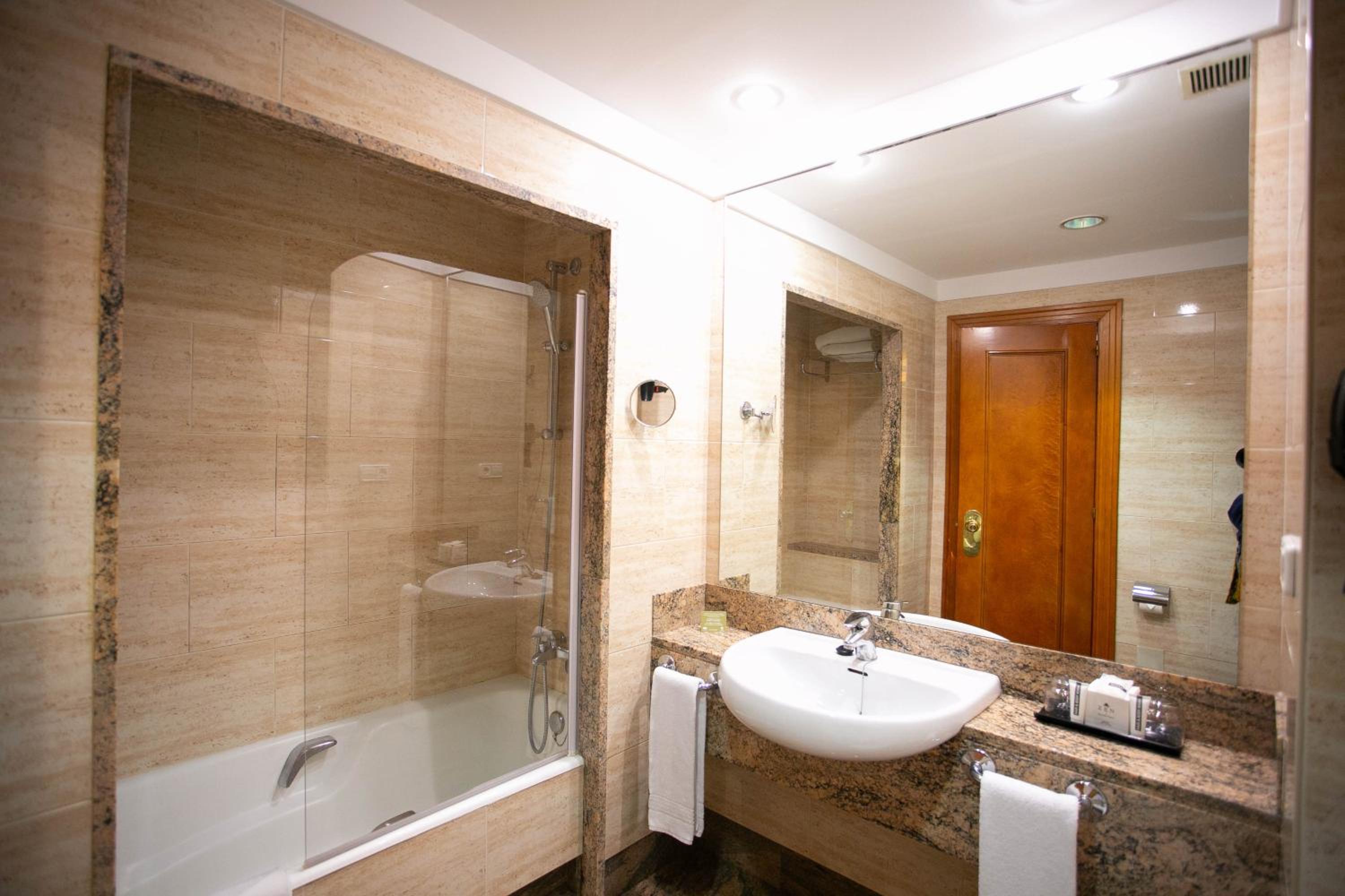 Twin Room - Photo 4