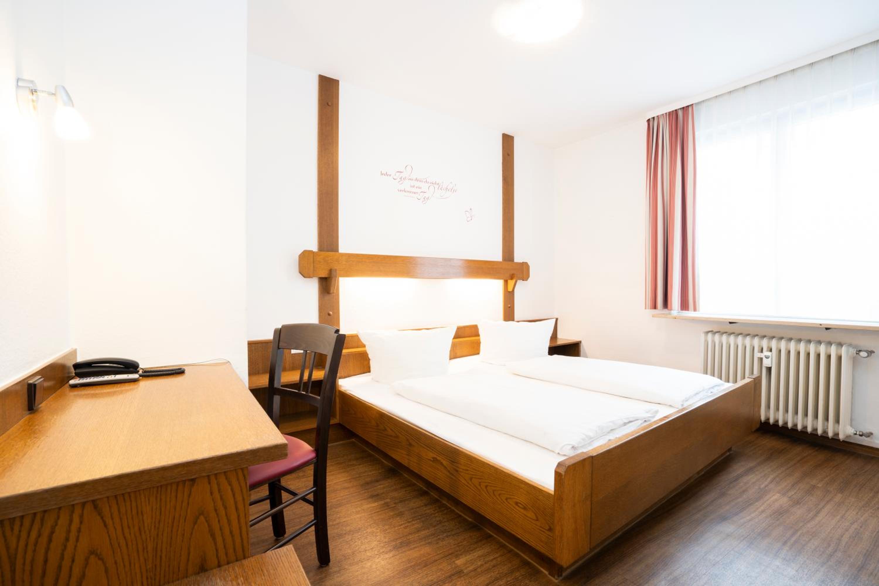 Double Room - Photo 5