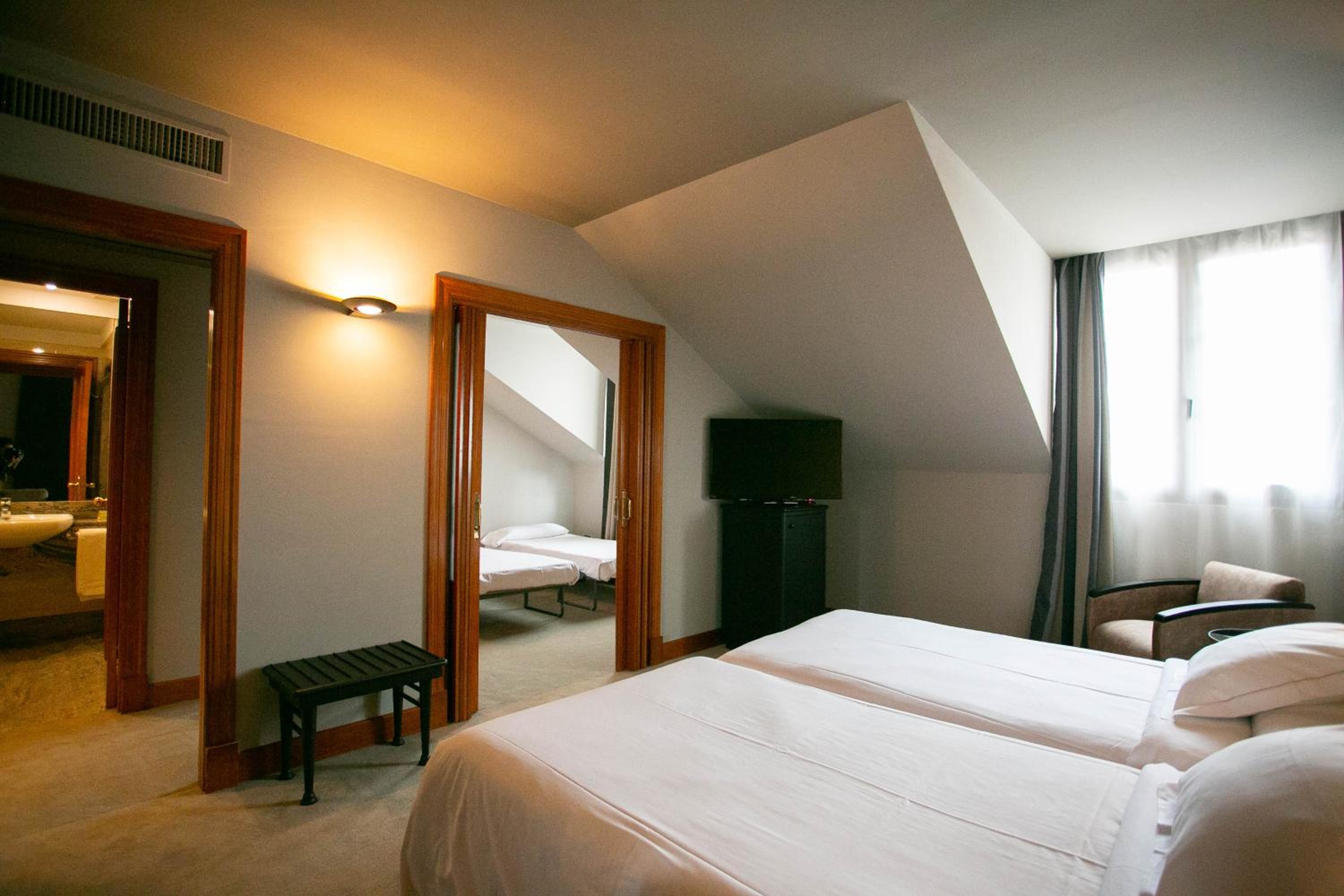 Junior Suite - Photo 1