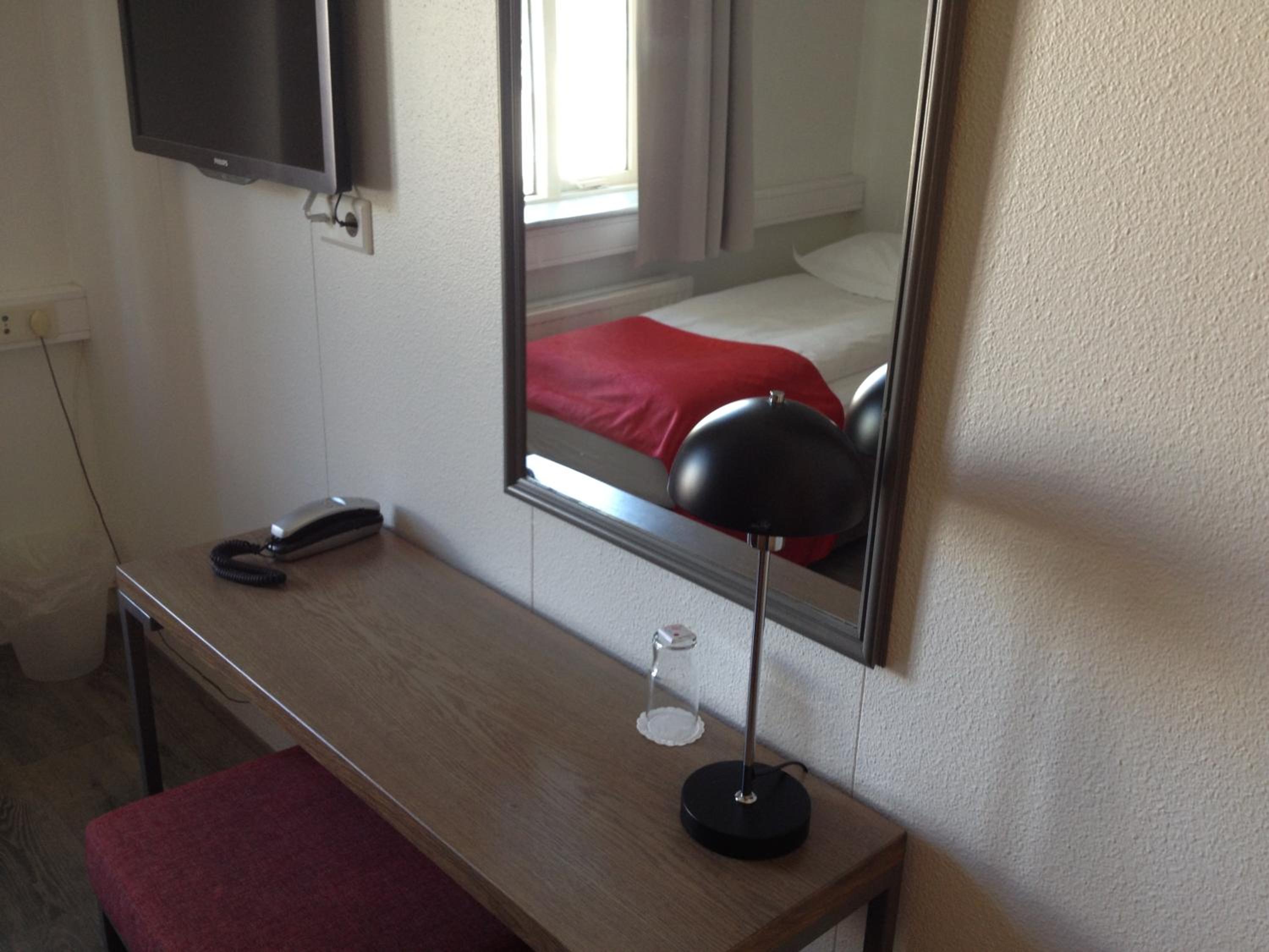 Single Room photo 3