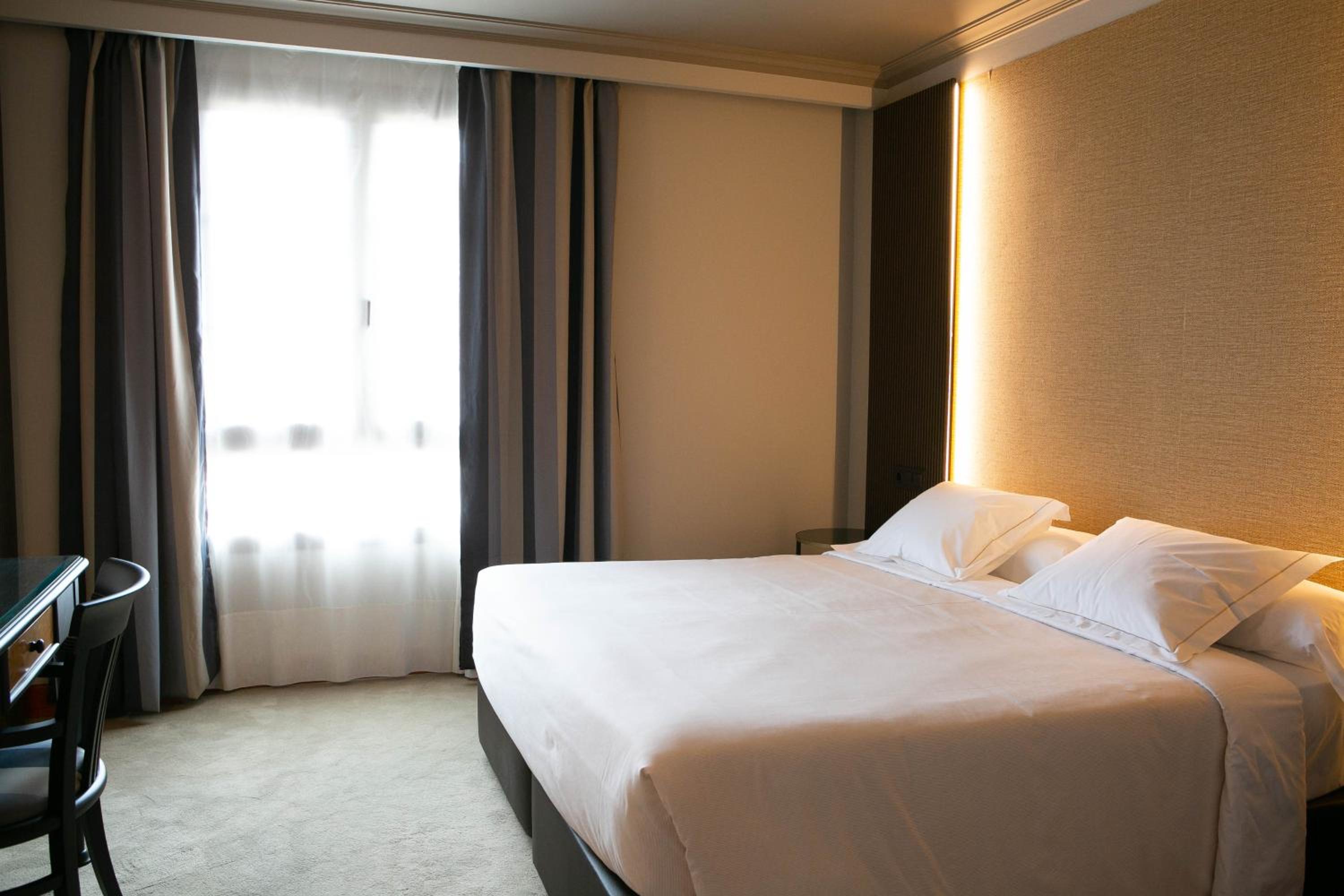 Superior Double Room - Photo 2
