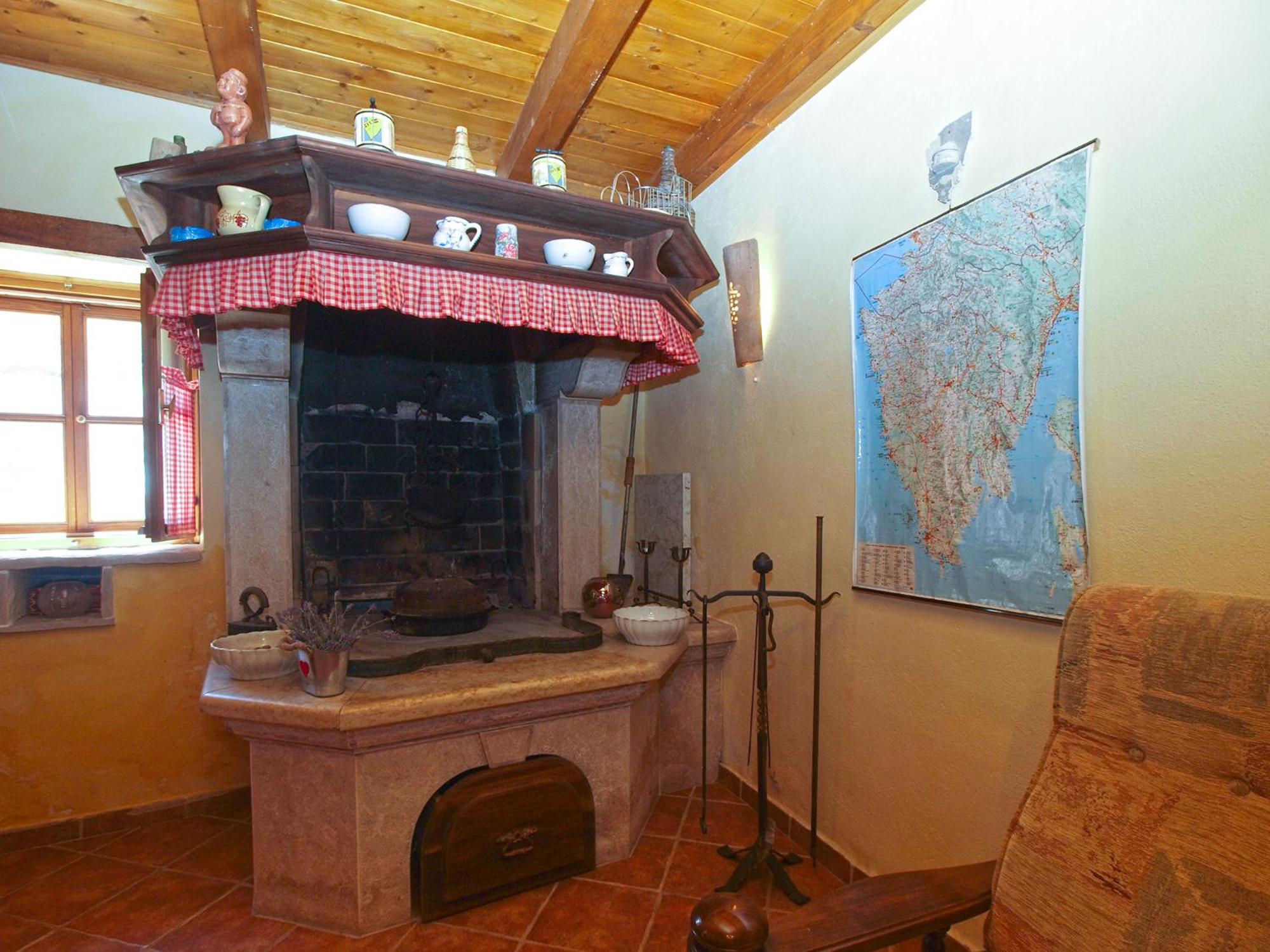 Five-Bedroom House photo 1