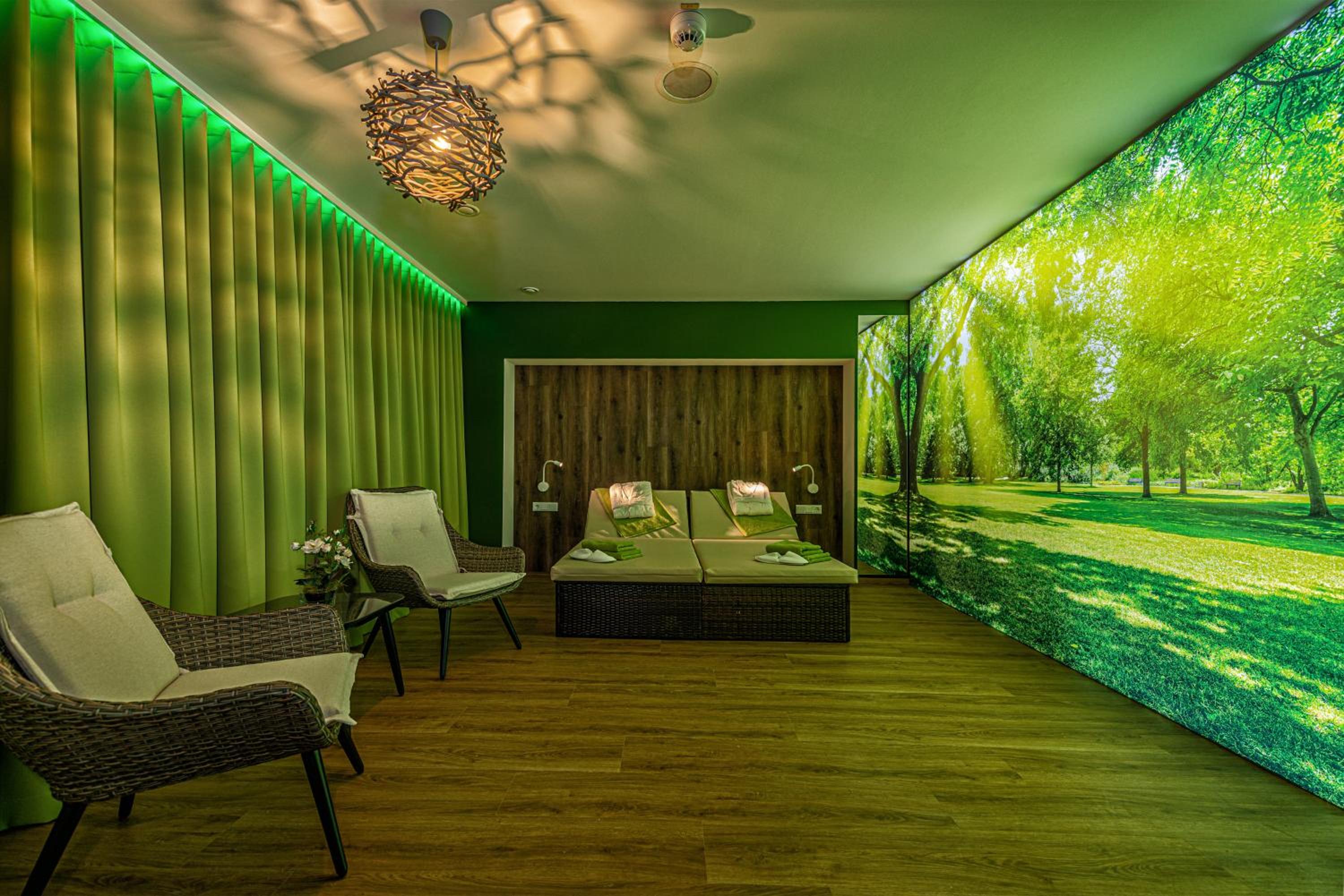 Deluxe Double Room with Balcony photo 2