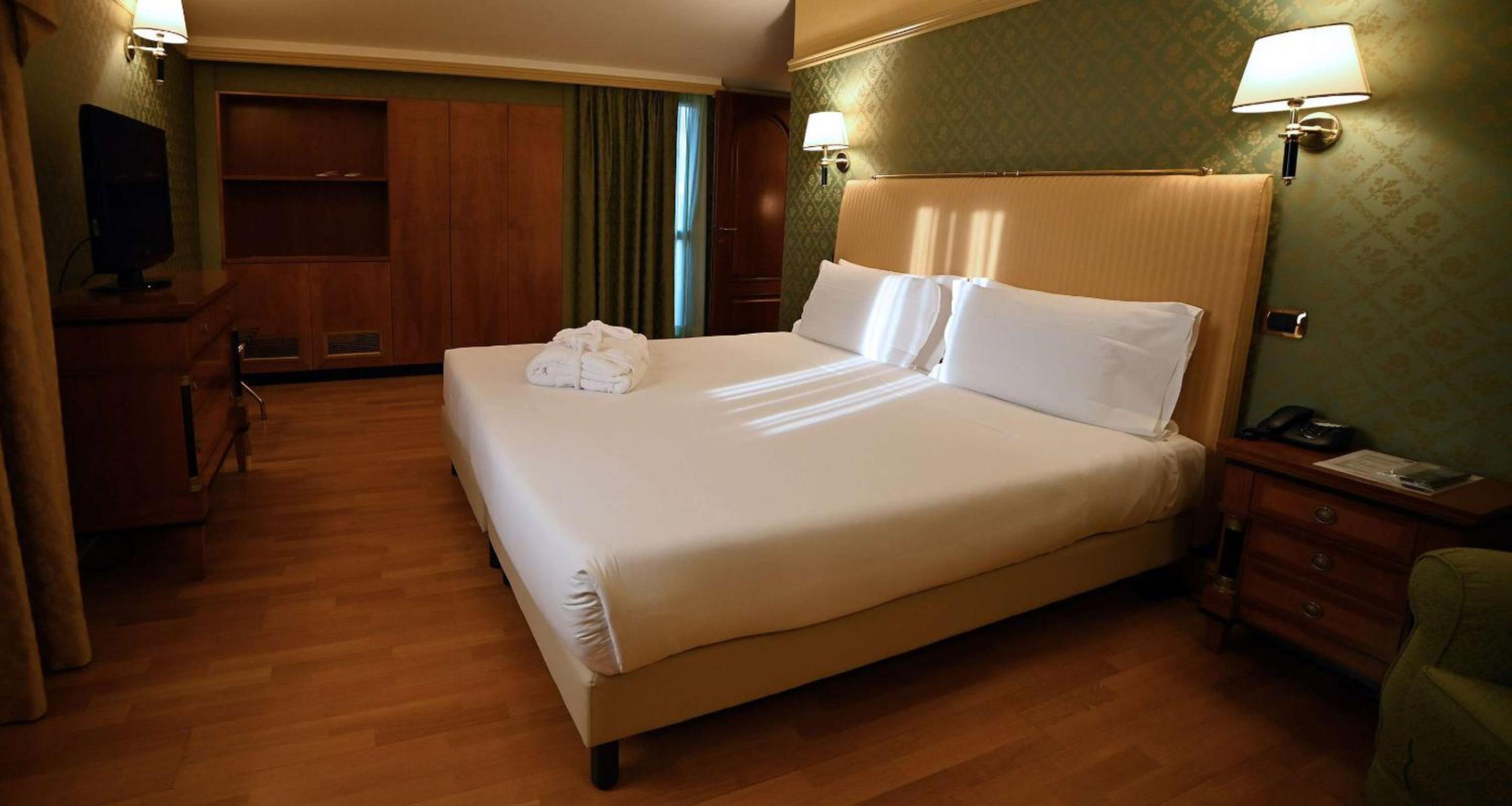 Suite - Photo 2